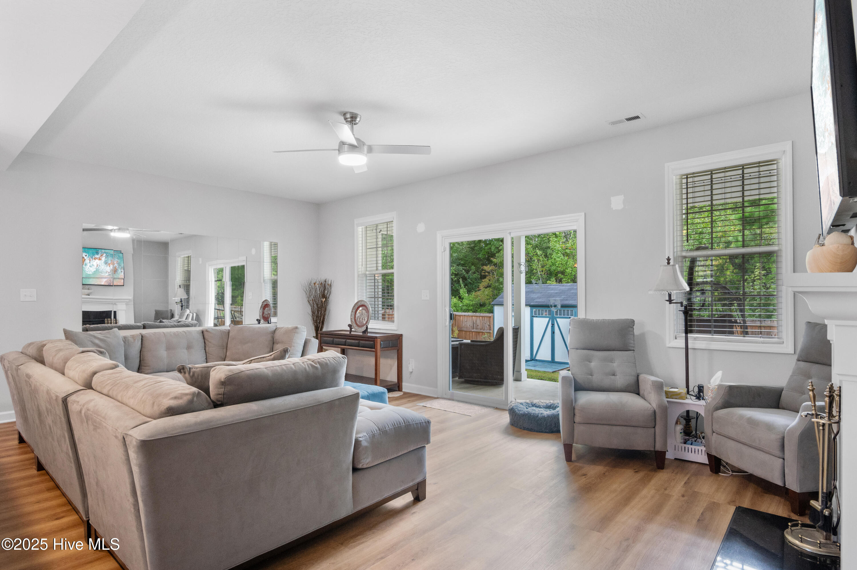 100527902 | Photo 11