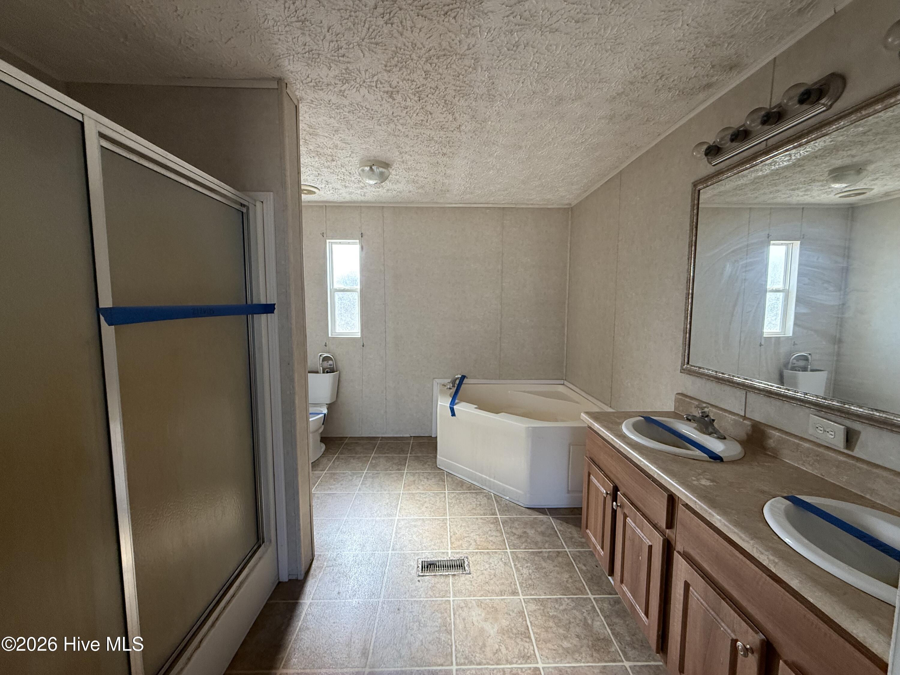 100560629 | Photo 10