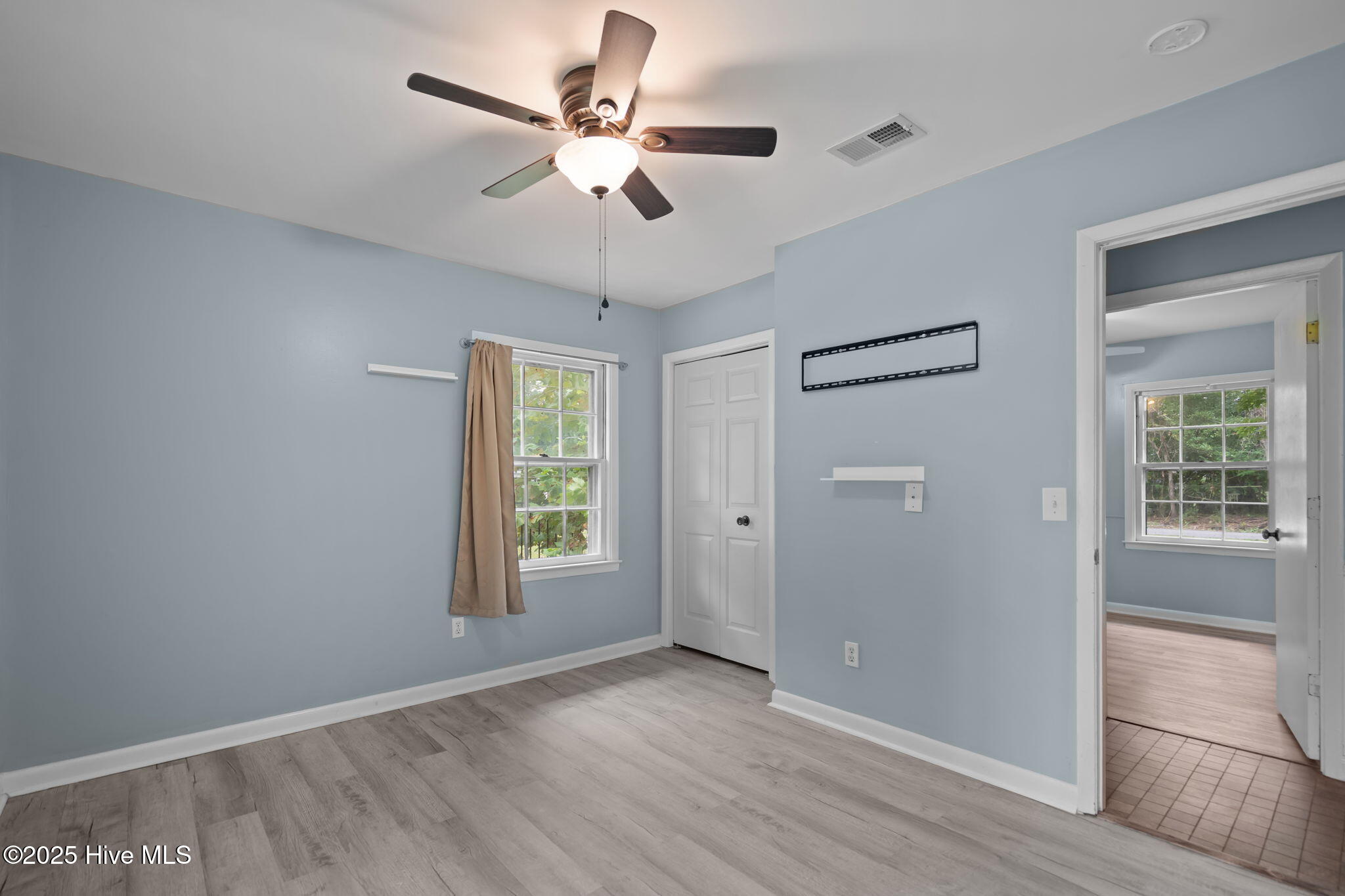 100531423 | Photo 30