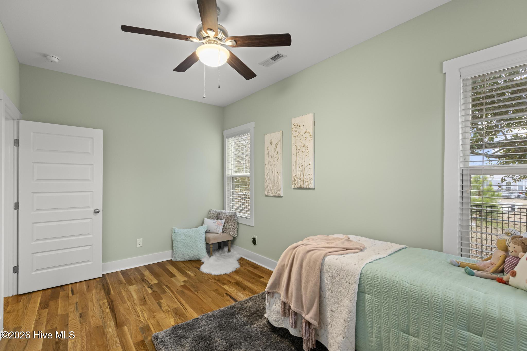 100552485 | Photo 24