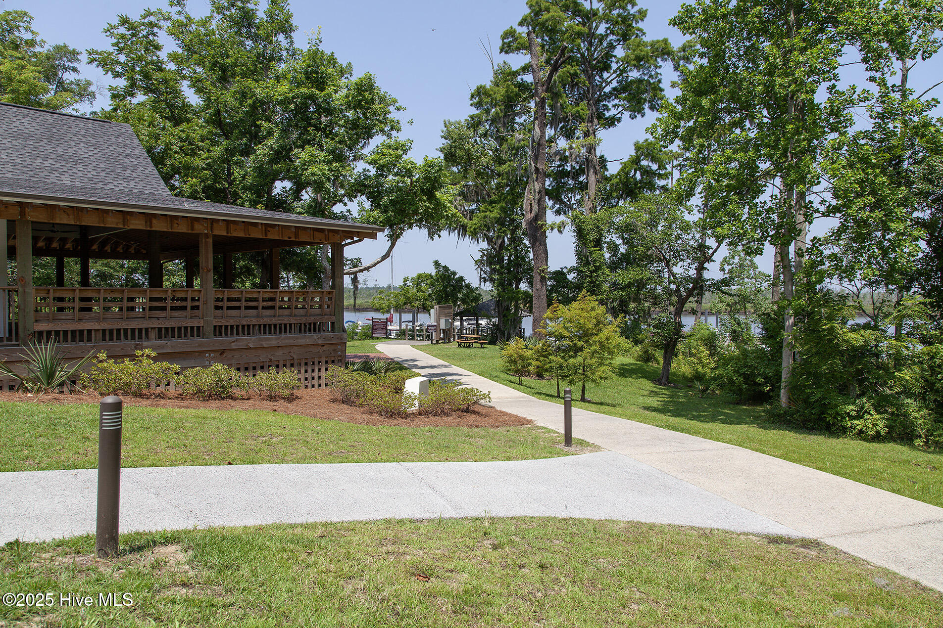 100556749 | Photo 72