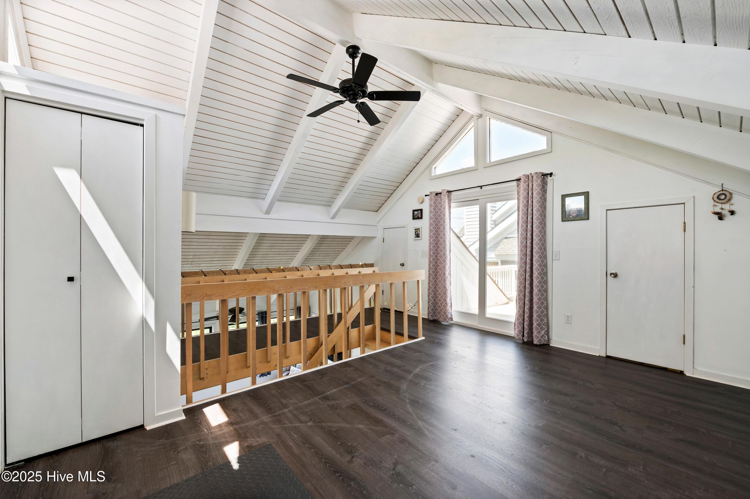 100530786 | Photo 24