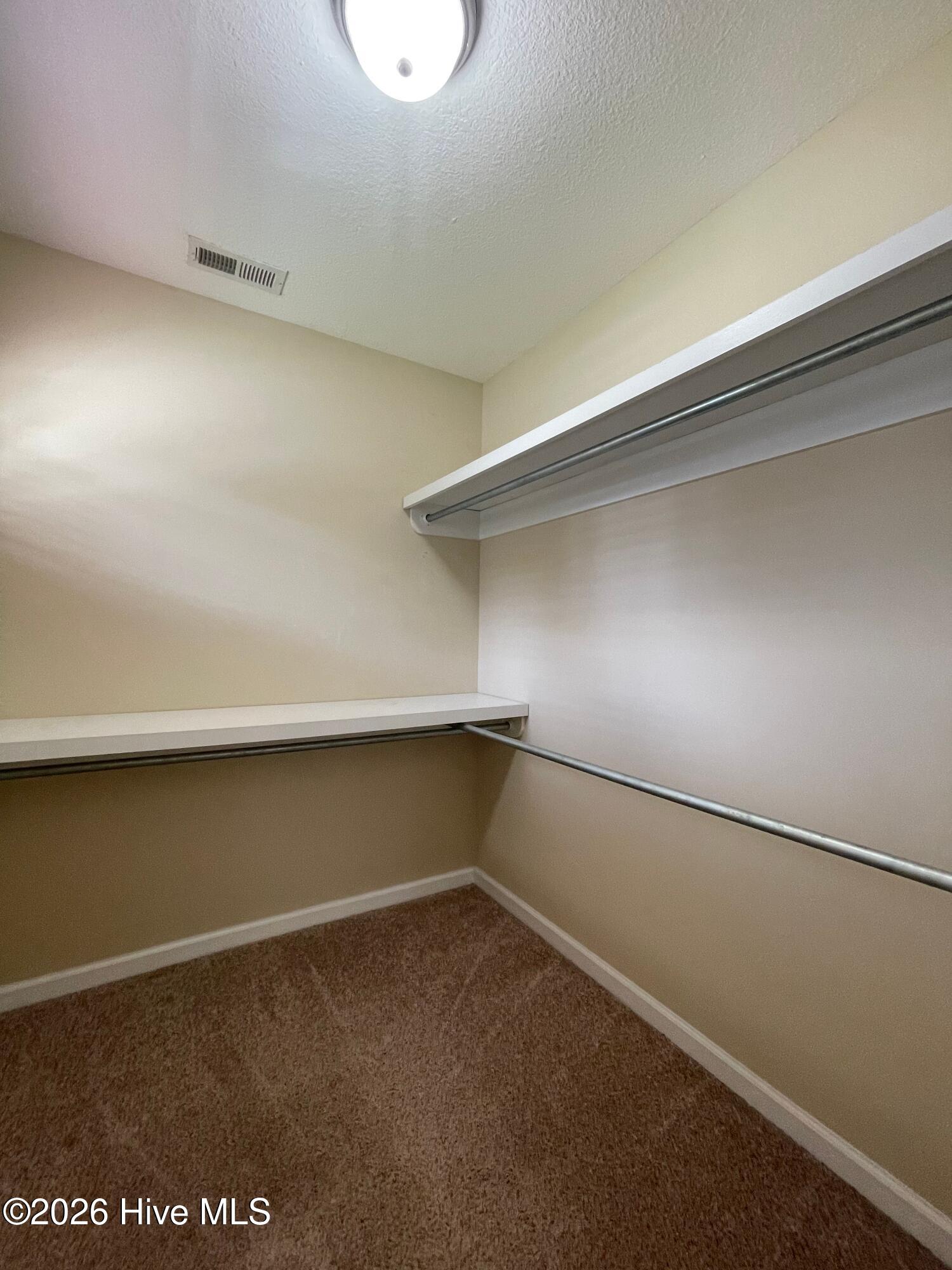 100562553 | Photo 35