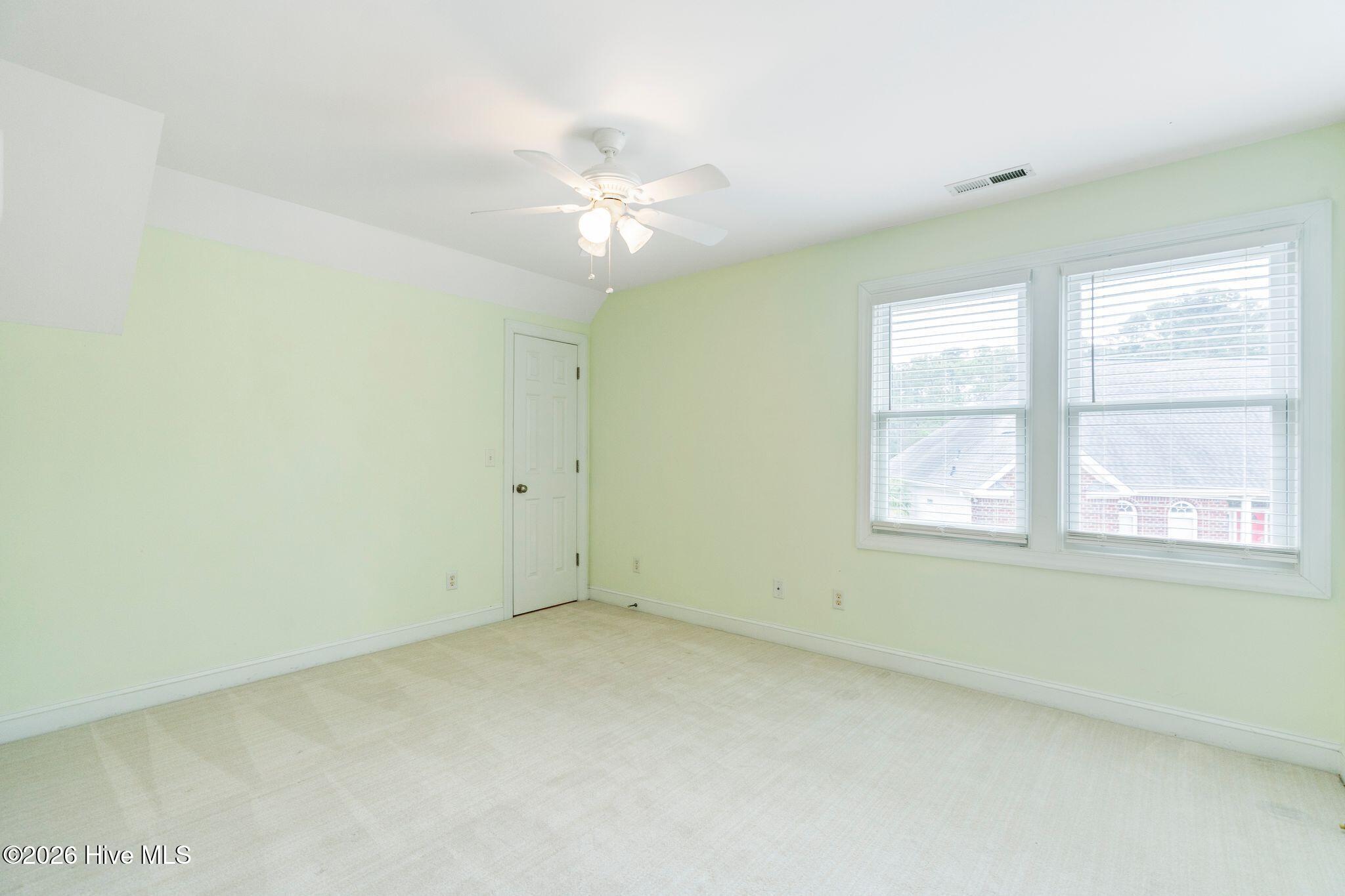 100552606 | Photo 28