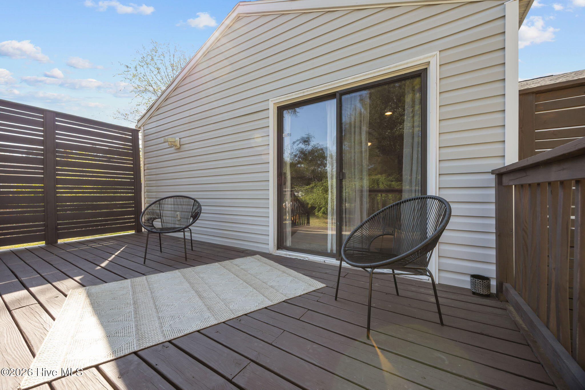 100565303 | Photo 36