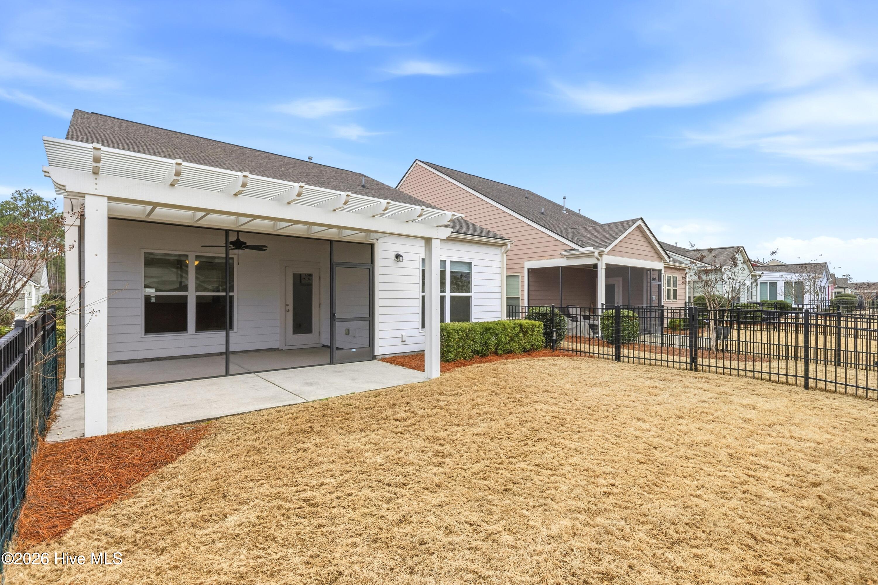 100553479 | Photo 27