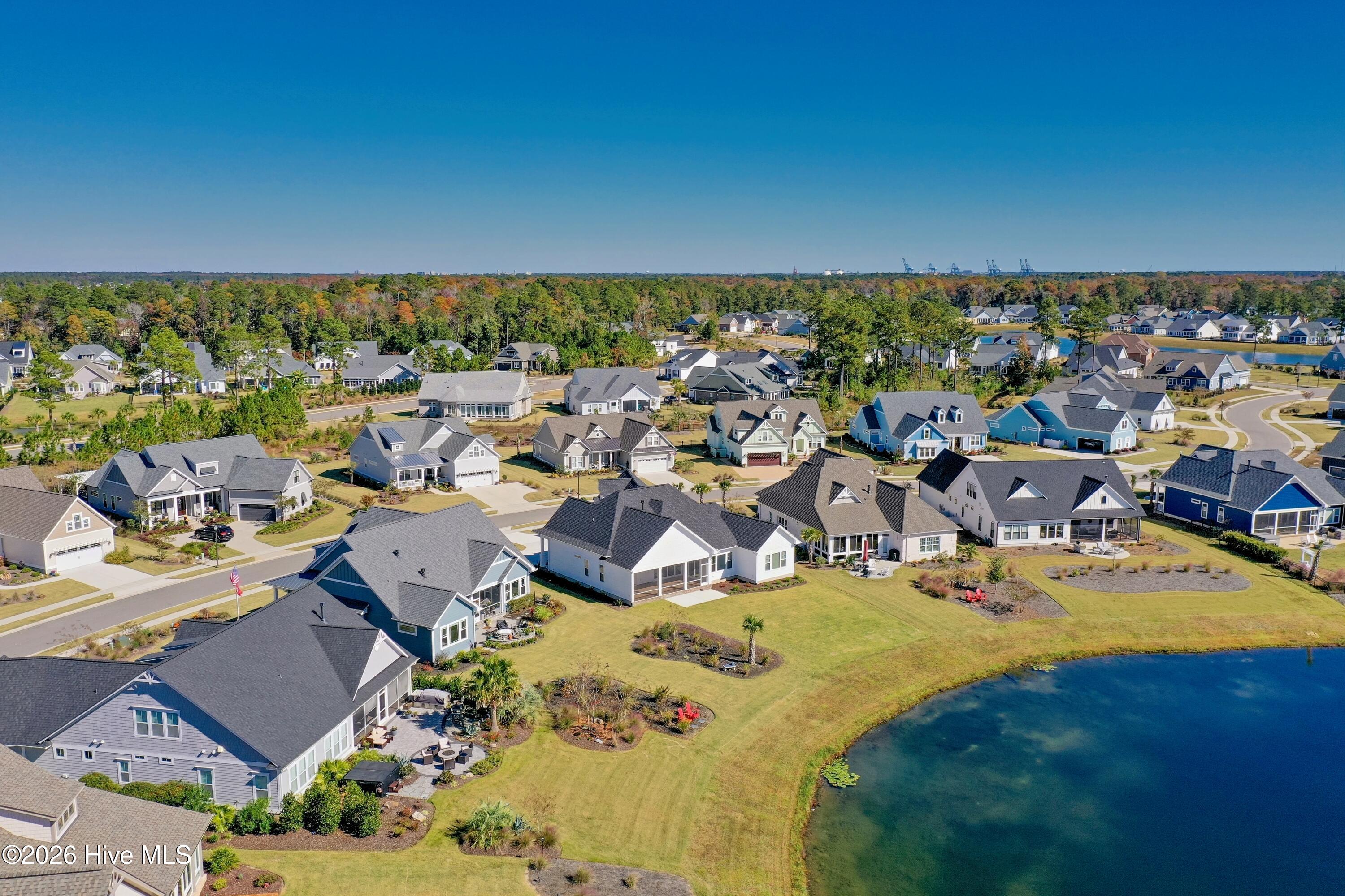 100564282 | Photo 49