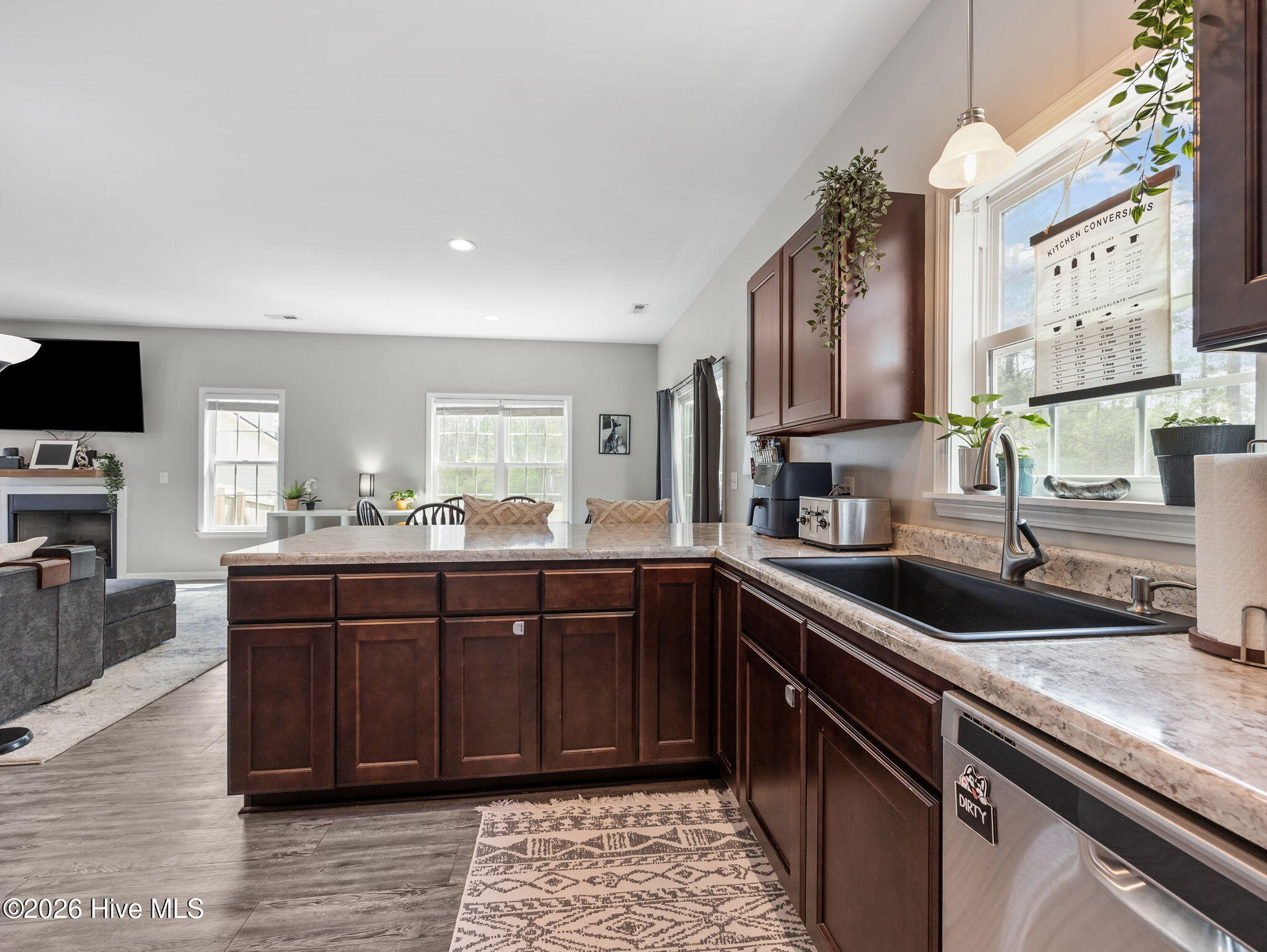 100564221 | Photo 15