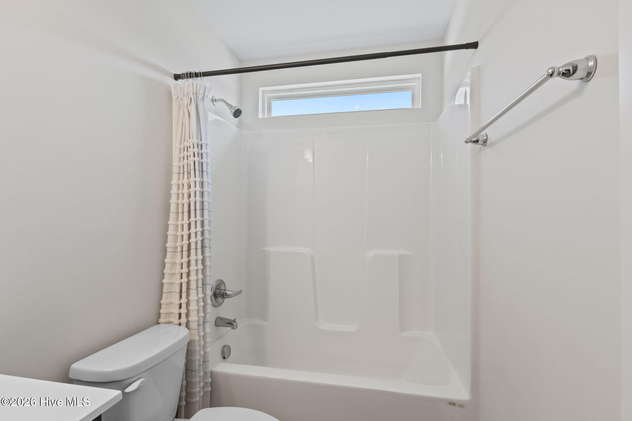 100563188 | Photo 30