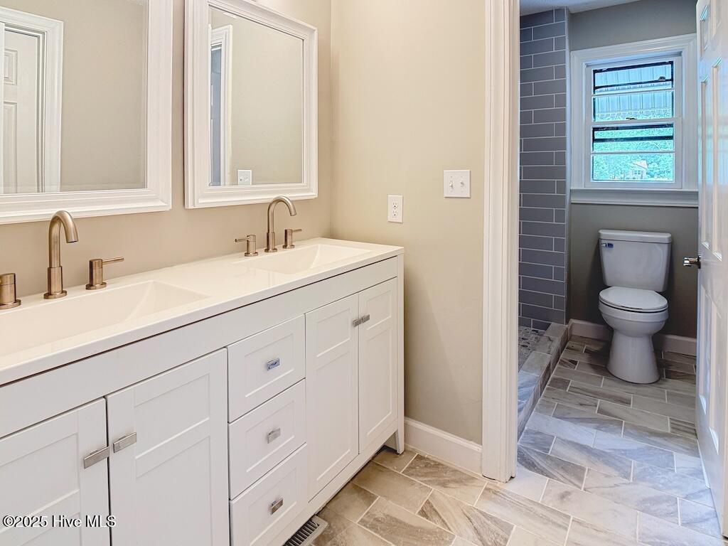 100519170 | Photo 24