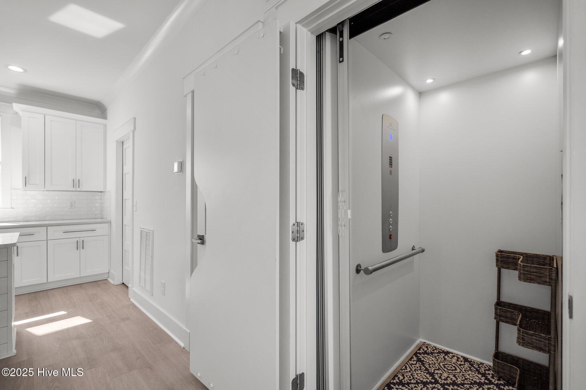 100529961 | Photo 26