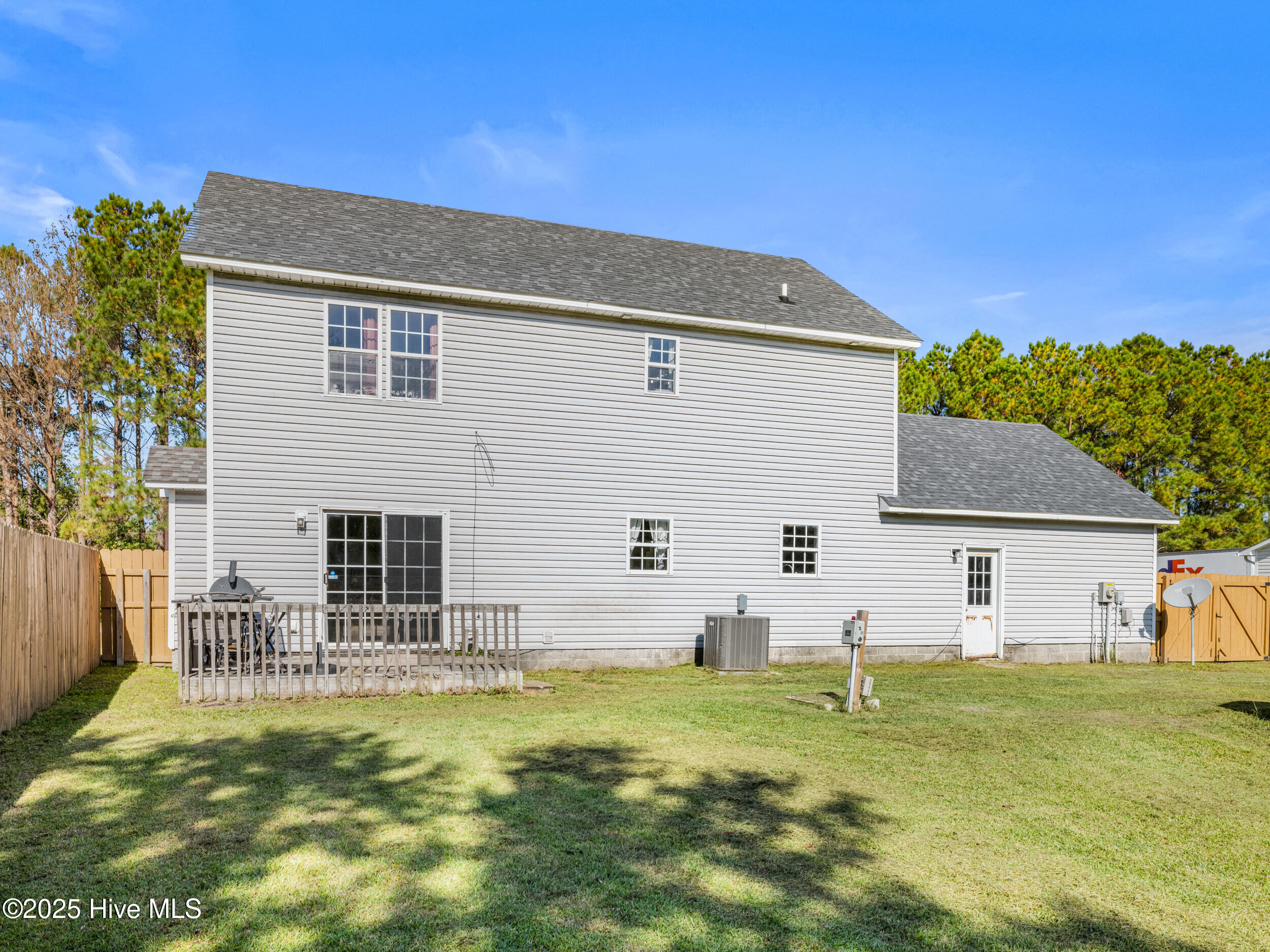 100541472 | Photo 38