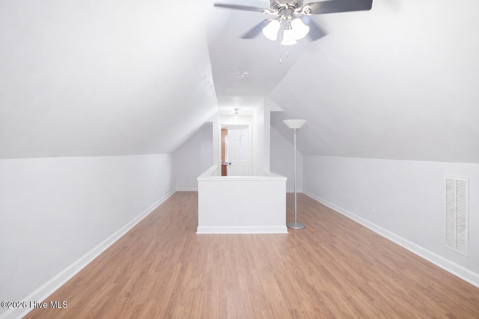 100554499 | Photo 36