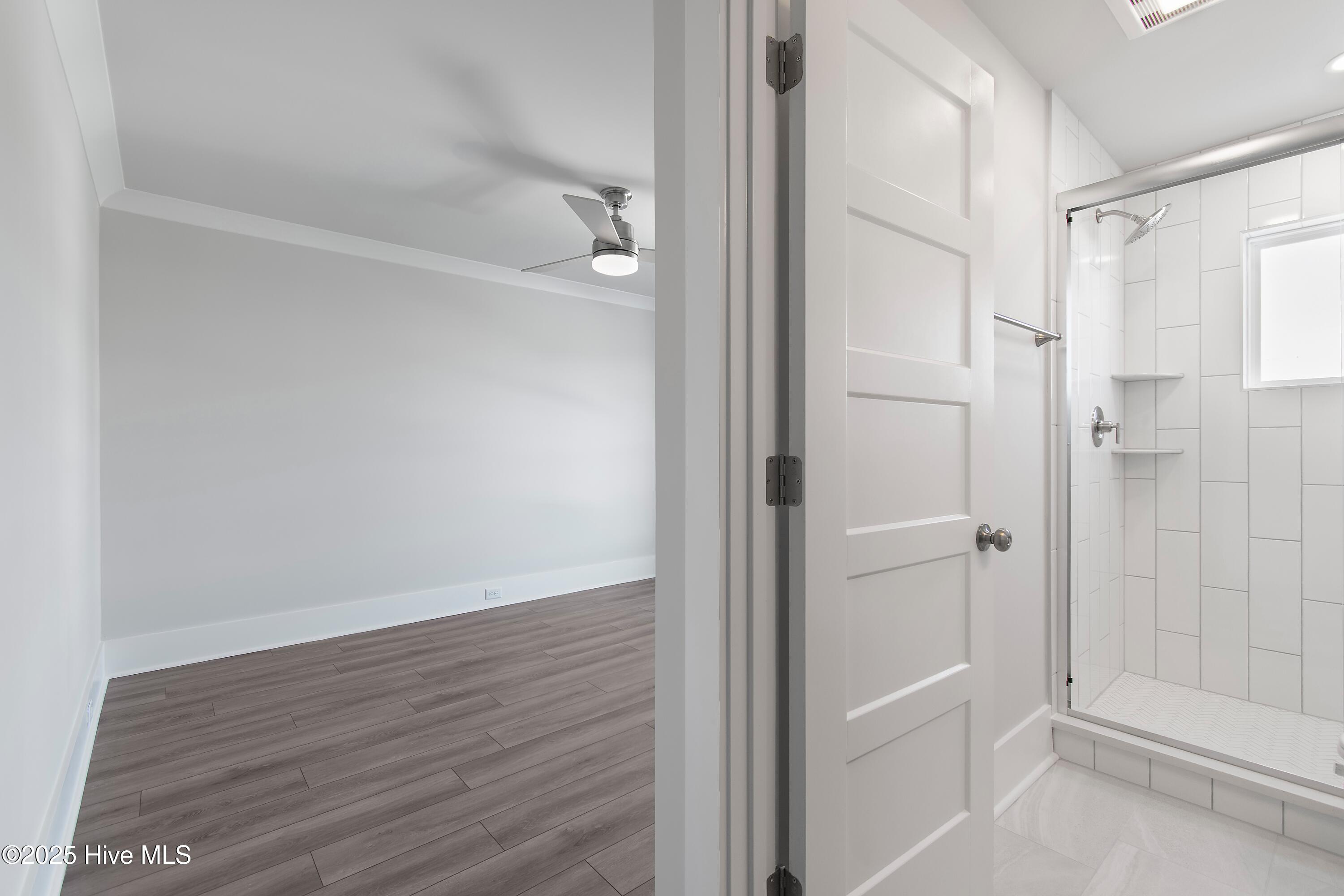 100511699 | Photo 38