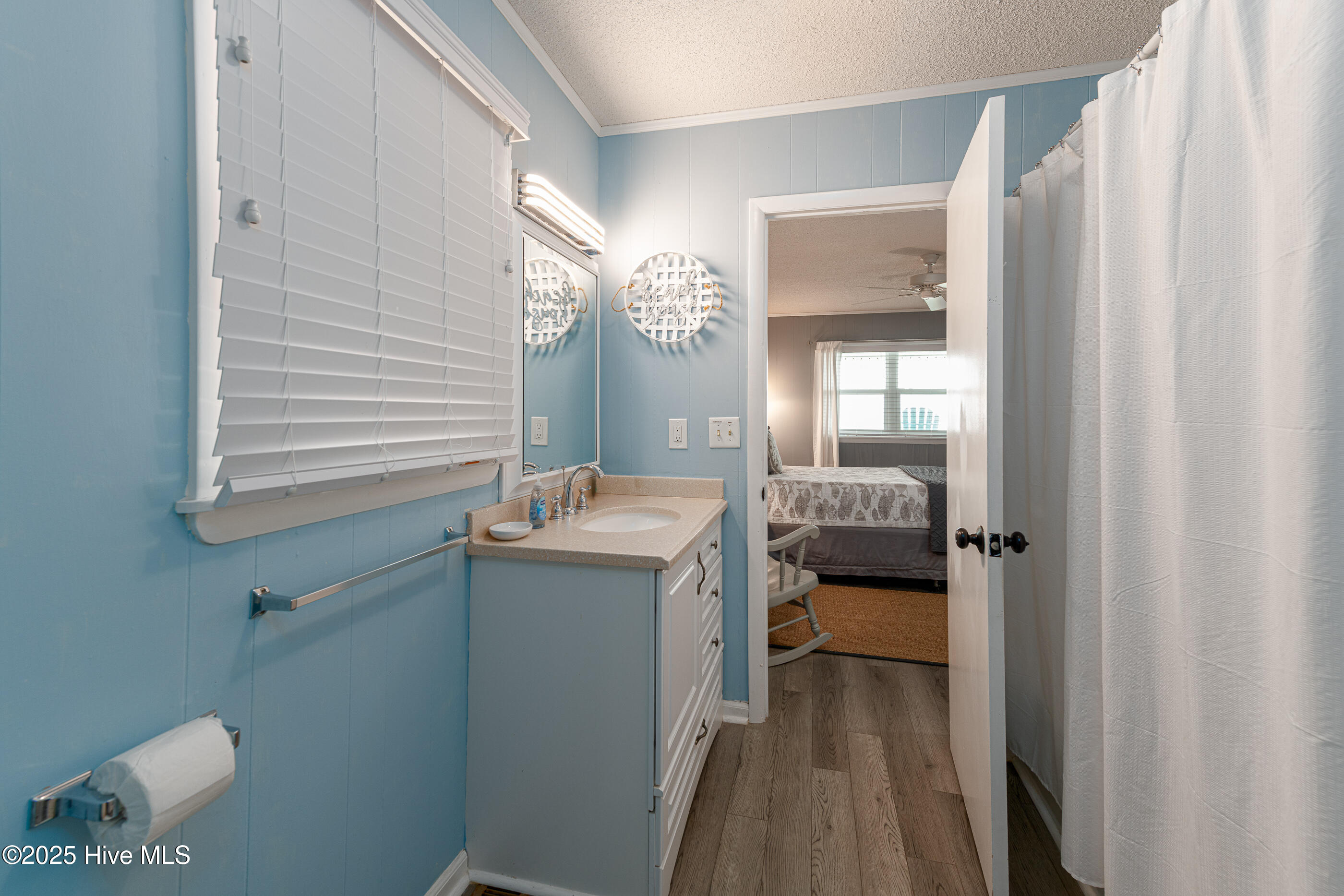 100557462 | Photo 36