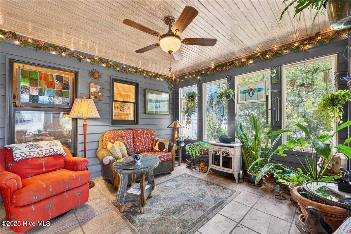 100517839 | Photo 14