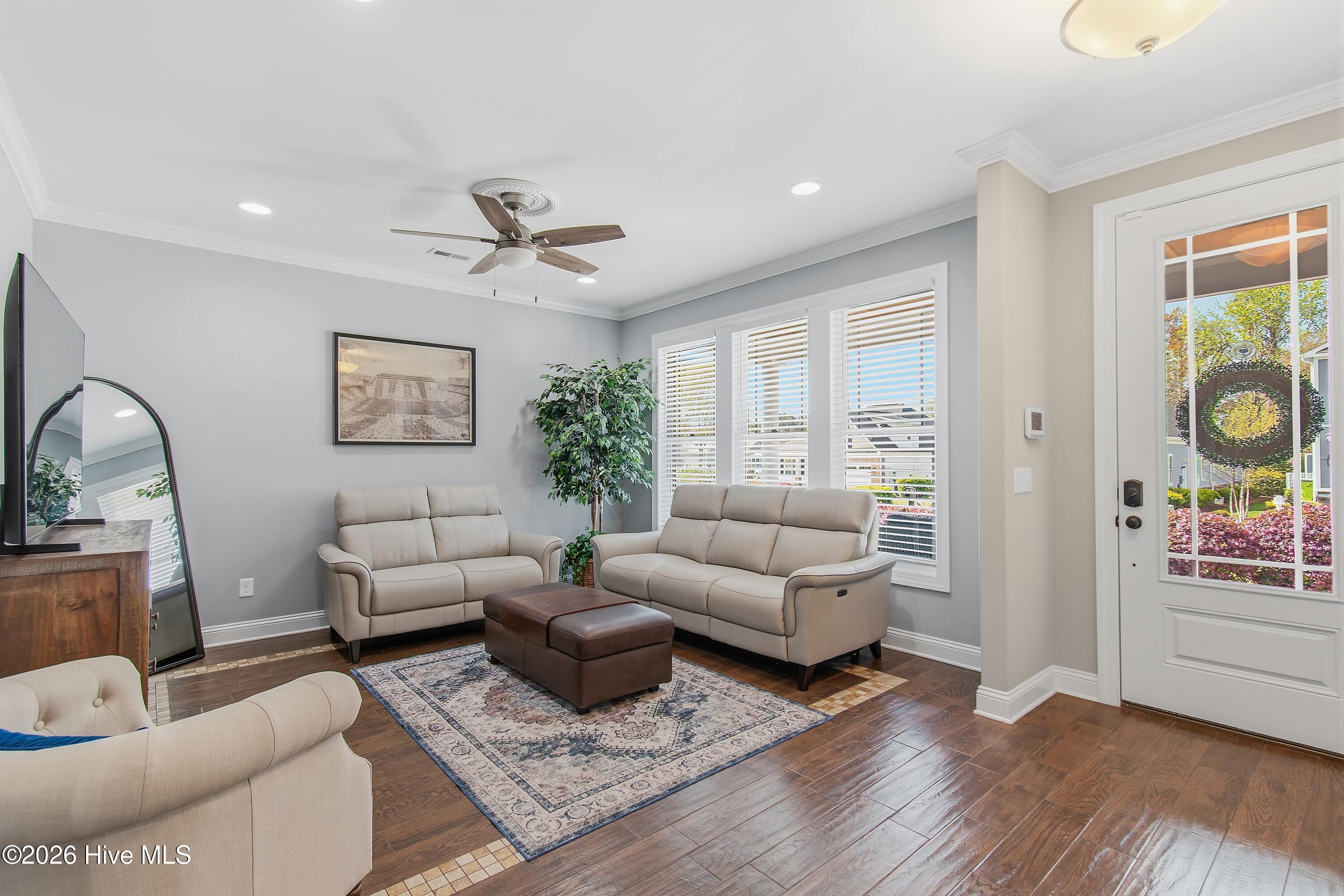 100563777 | Photo 13