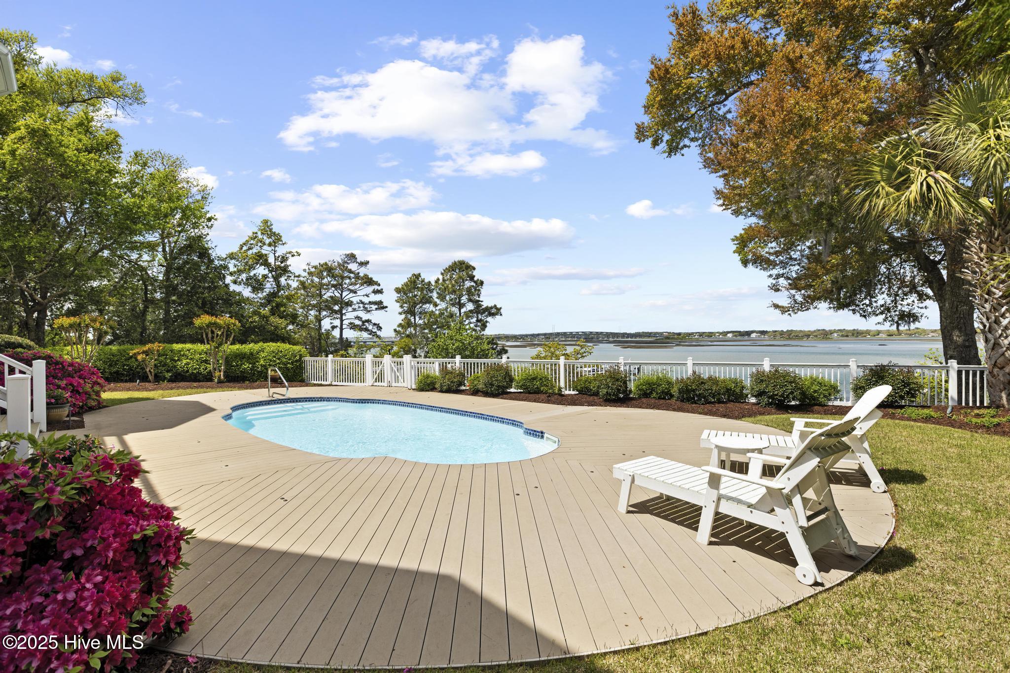 100567588 | Photo 47