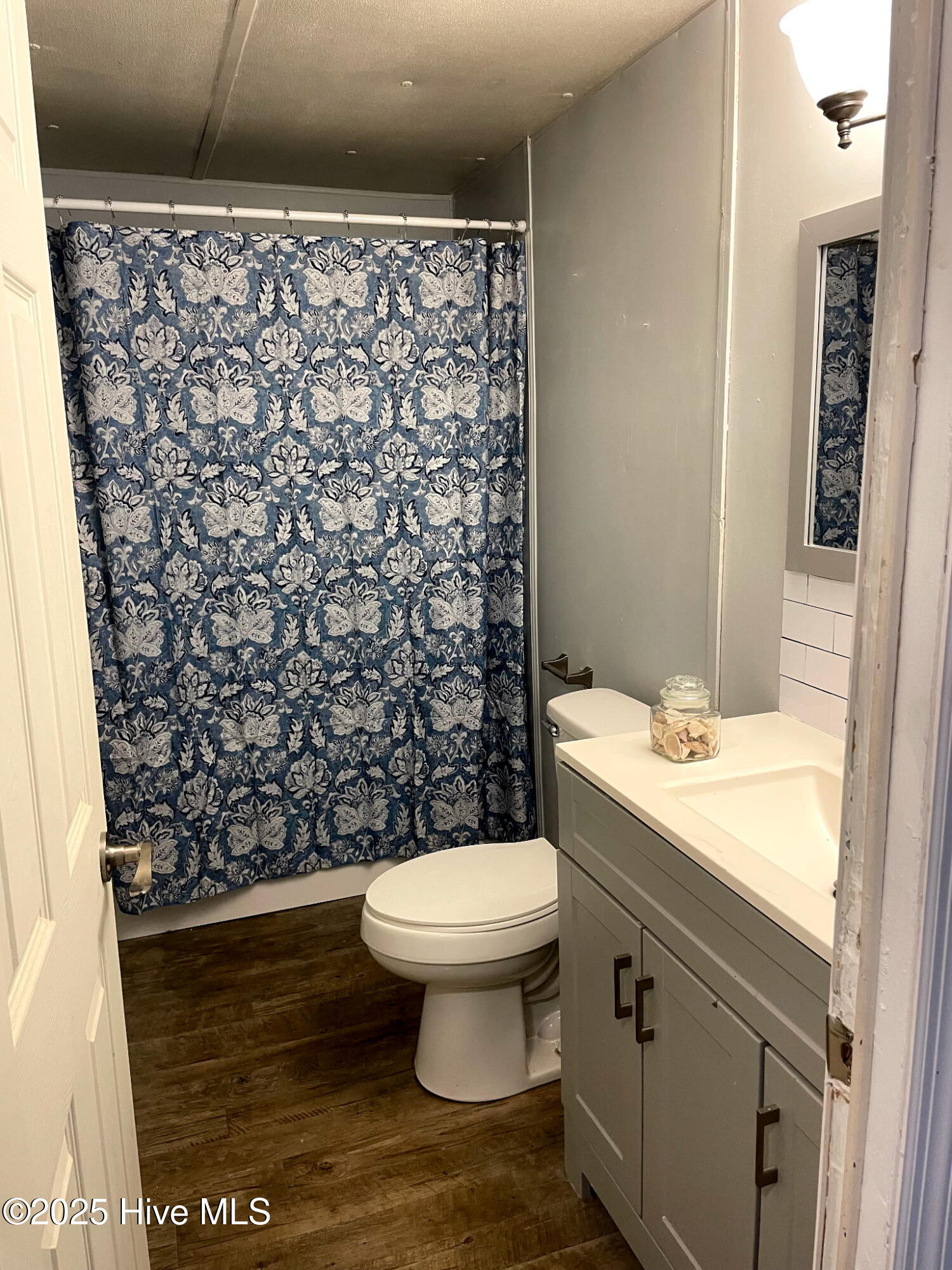 100540035 | Photo 23