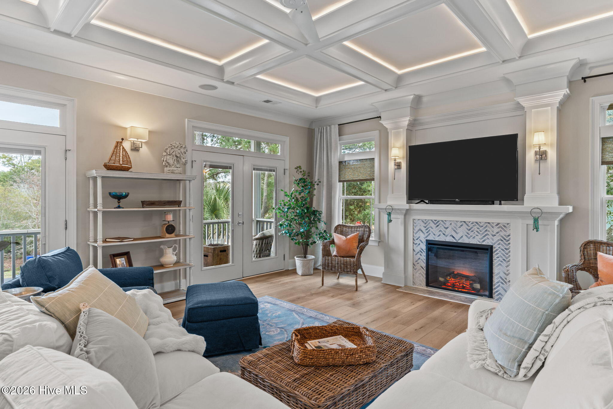 100557179 | Photo 11