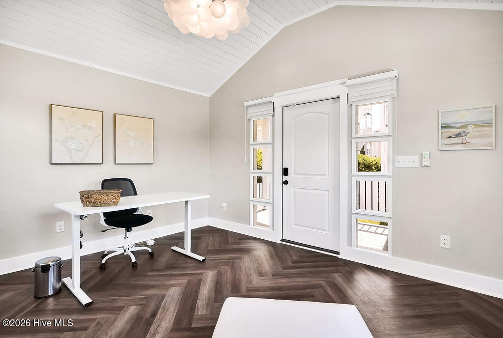 100566237 | Photo 43