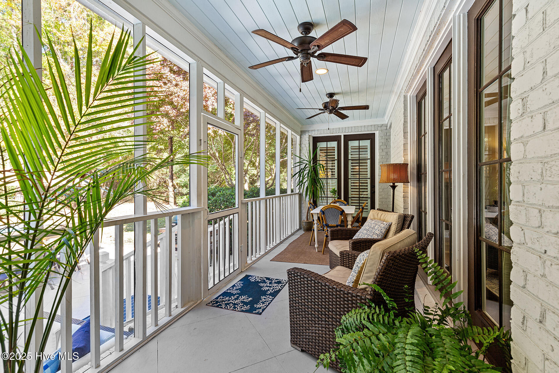 100541349 | Photo 57