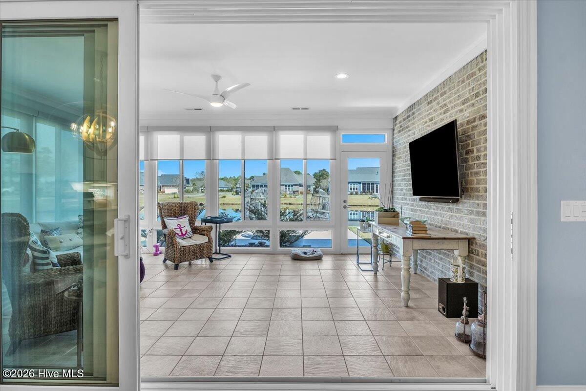 100562728 | Photo 34