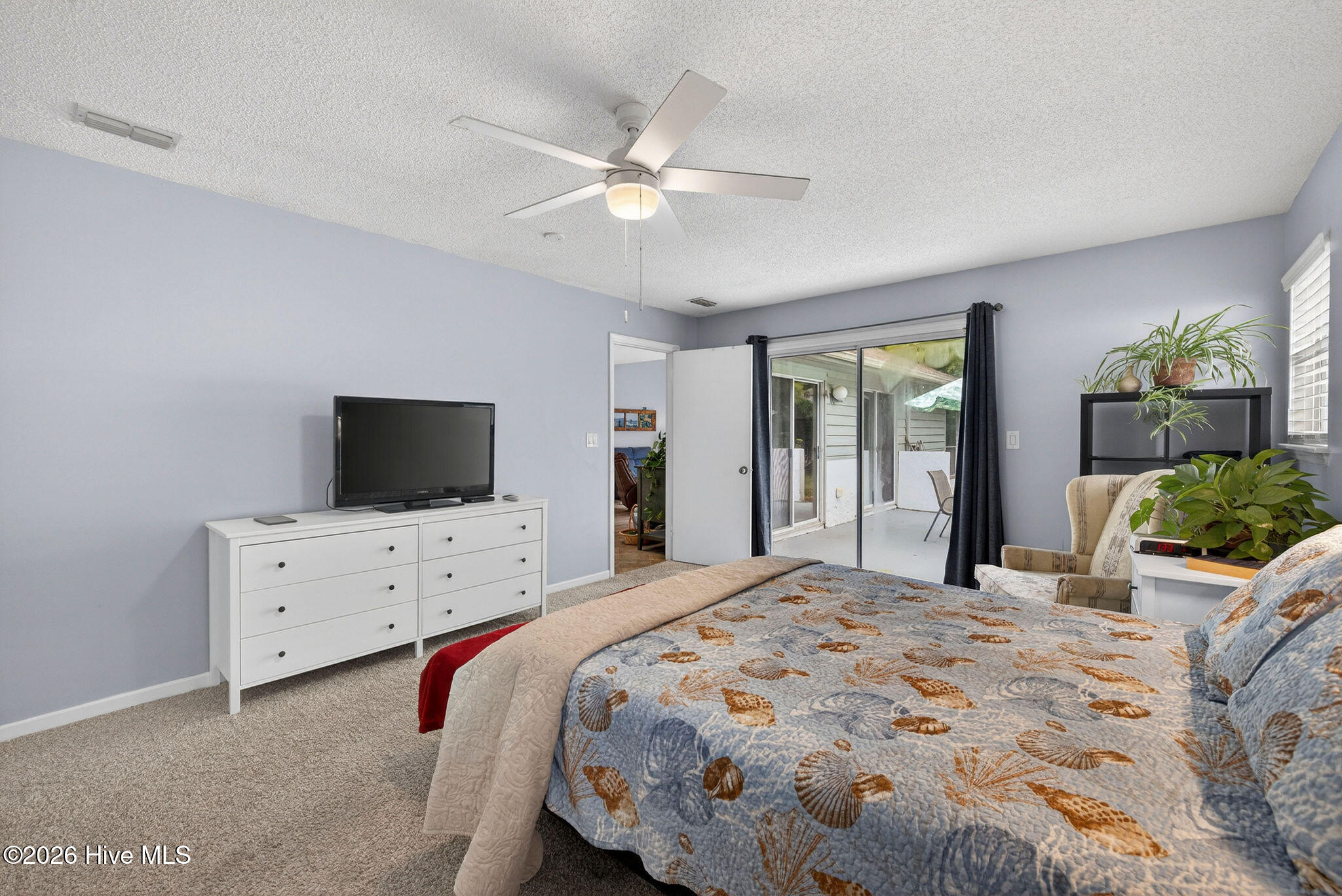 100570293 | Photo 26