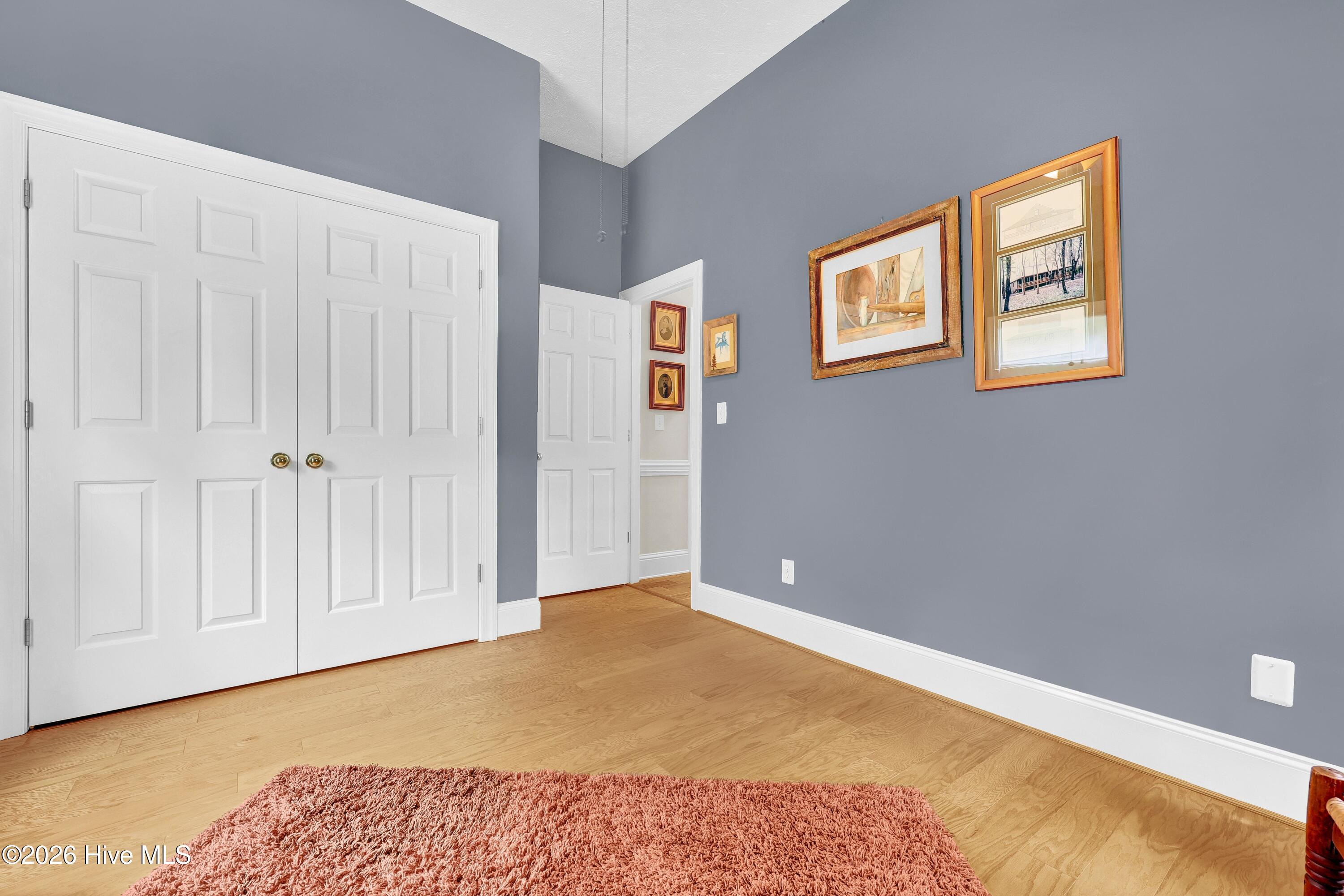 100564769 | Photo 19