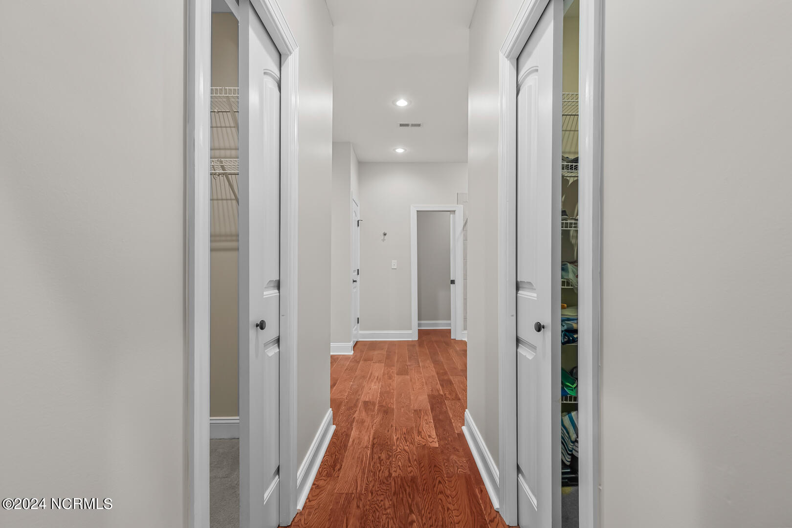 100543742 | Photo 28