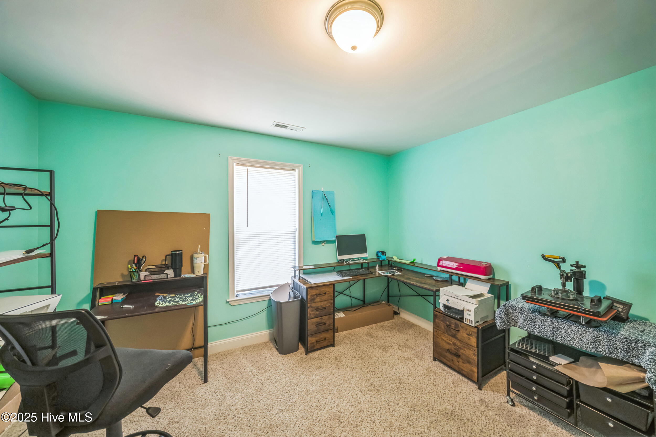 100517815 | Photo 25