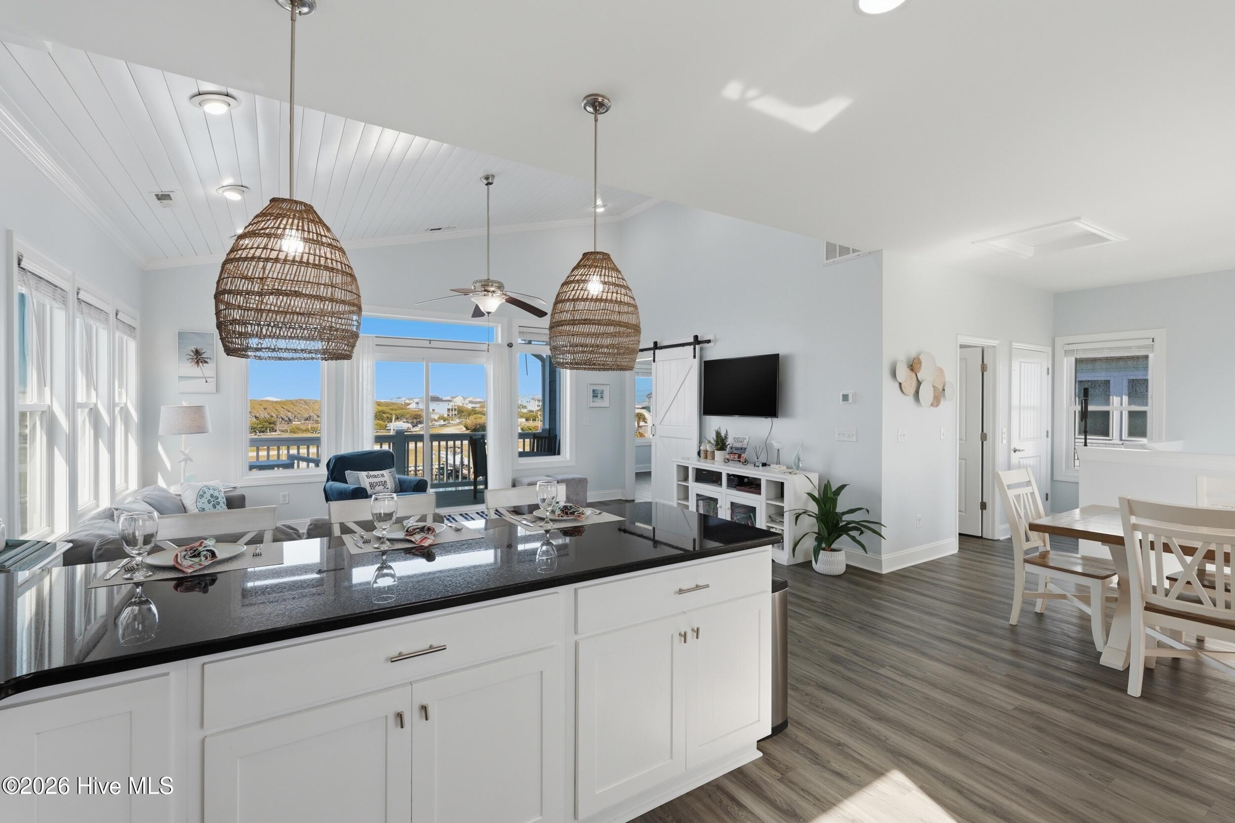 100565871 | Photo 34