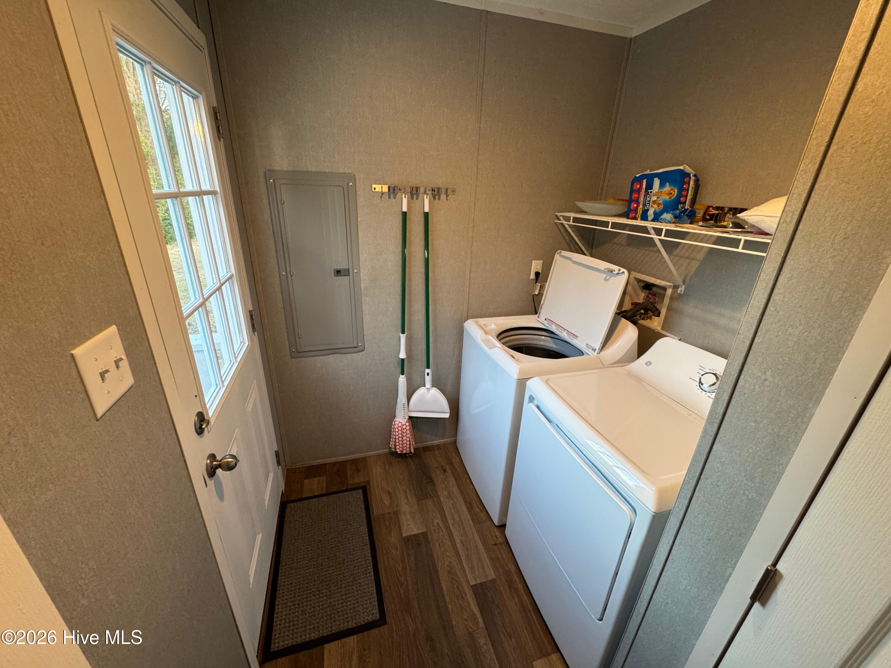 100560408 | Photo 31