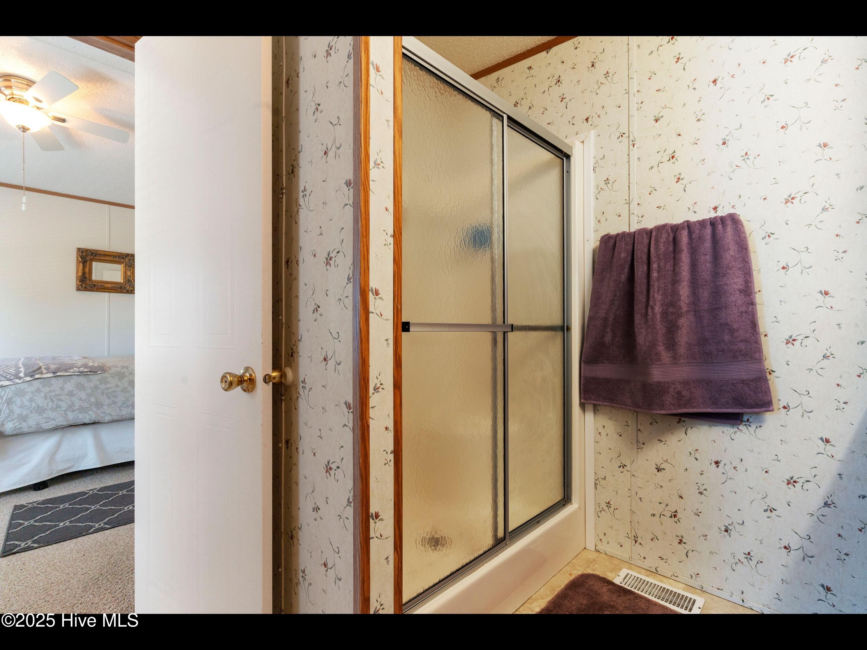 100516812 | Photo 17