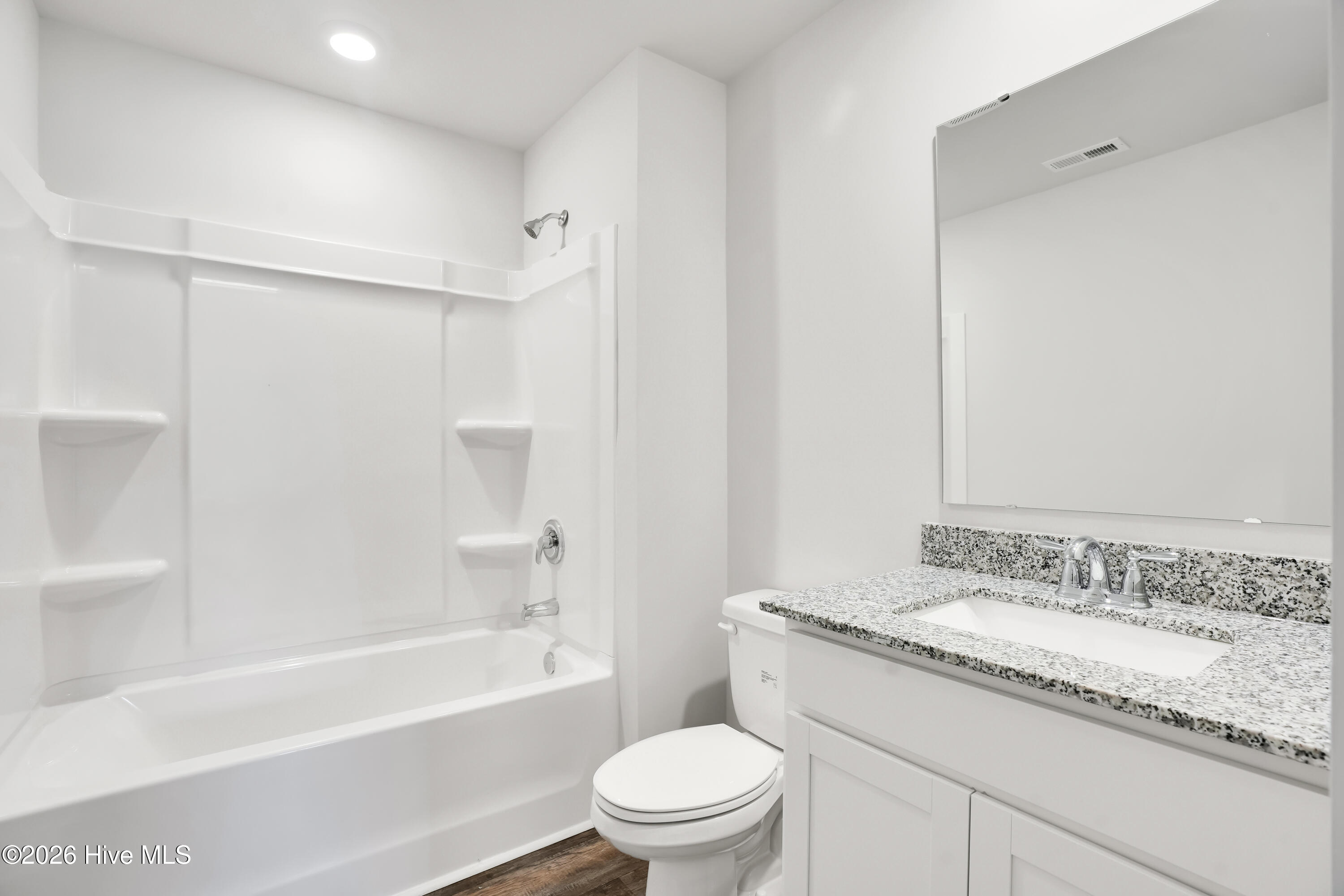 100545392 | Photo 19