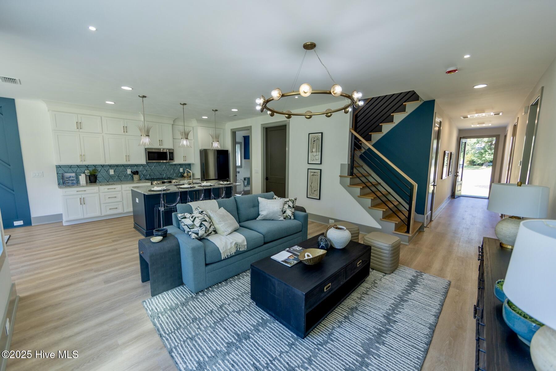 100508502 | Photo 12