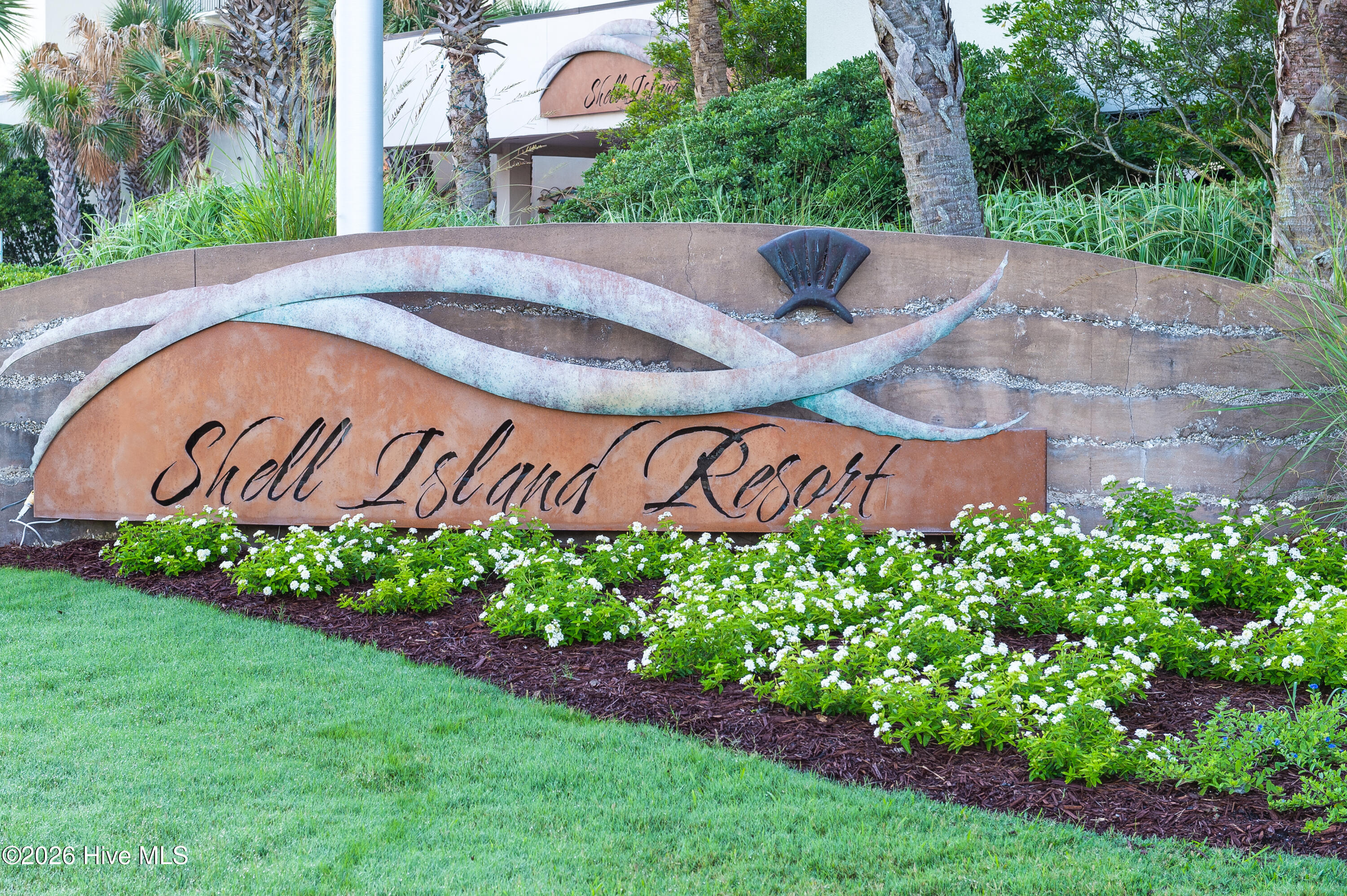 100567049 | Photo 23