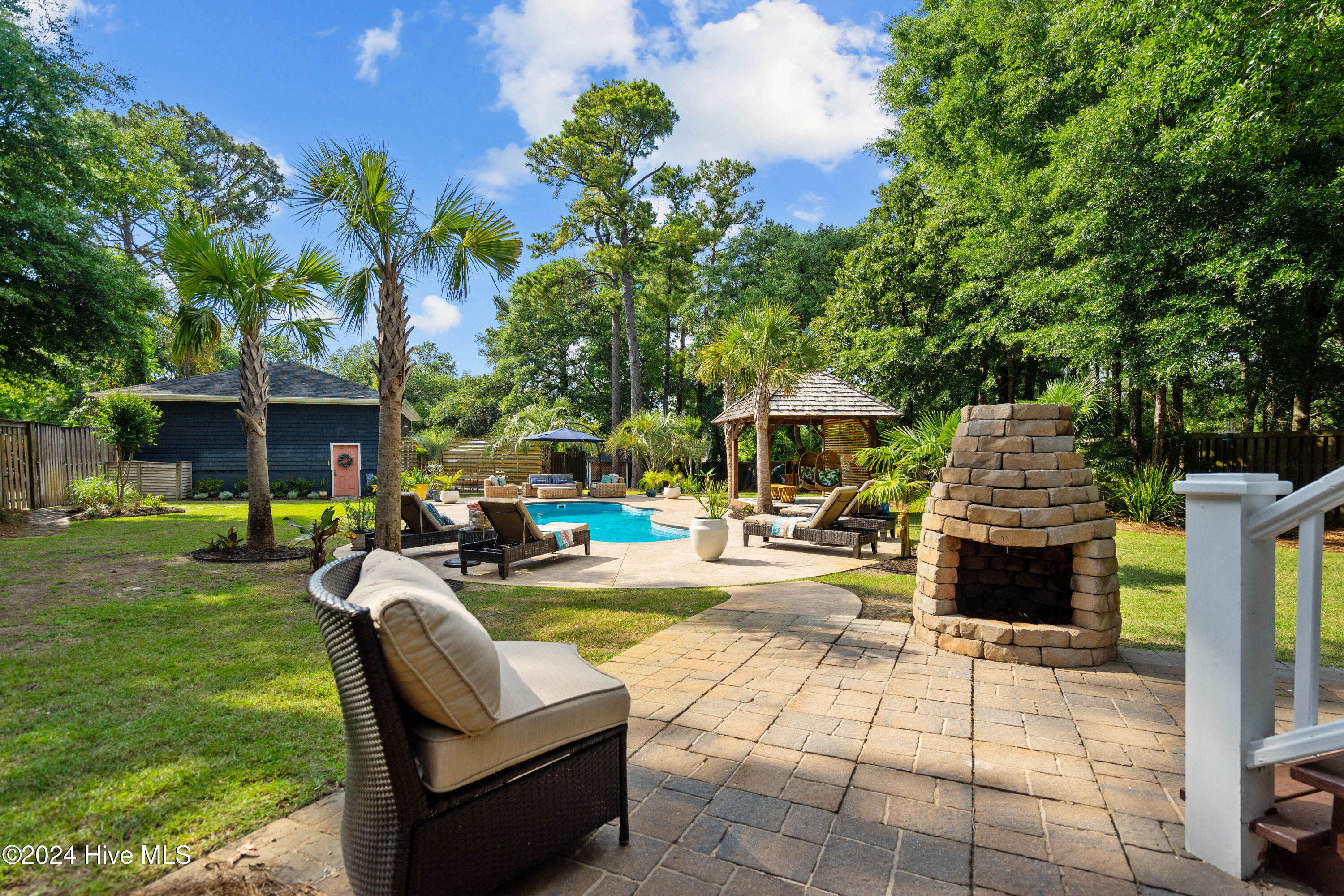 100550699 | Photo 57