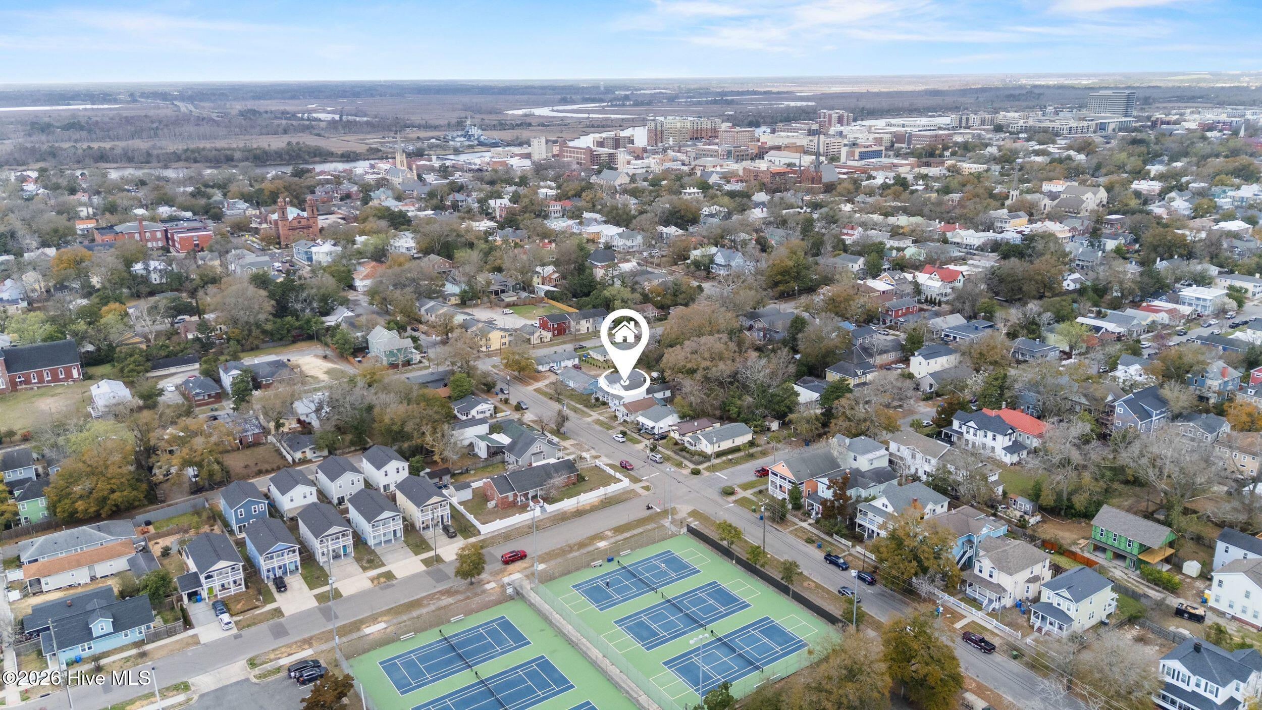 100558916 | Photo 42