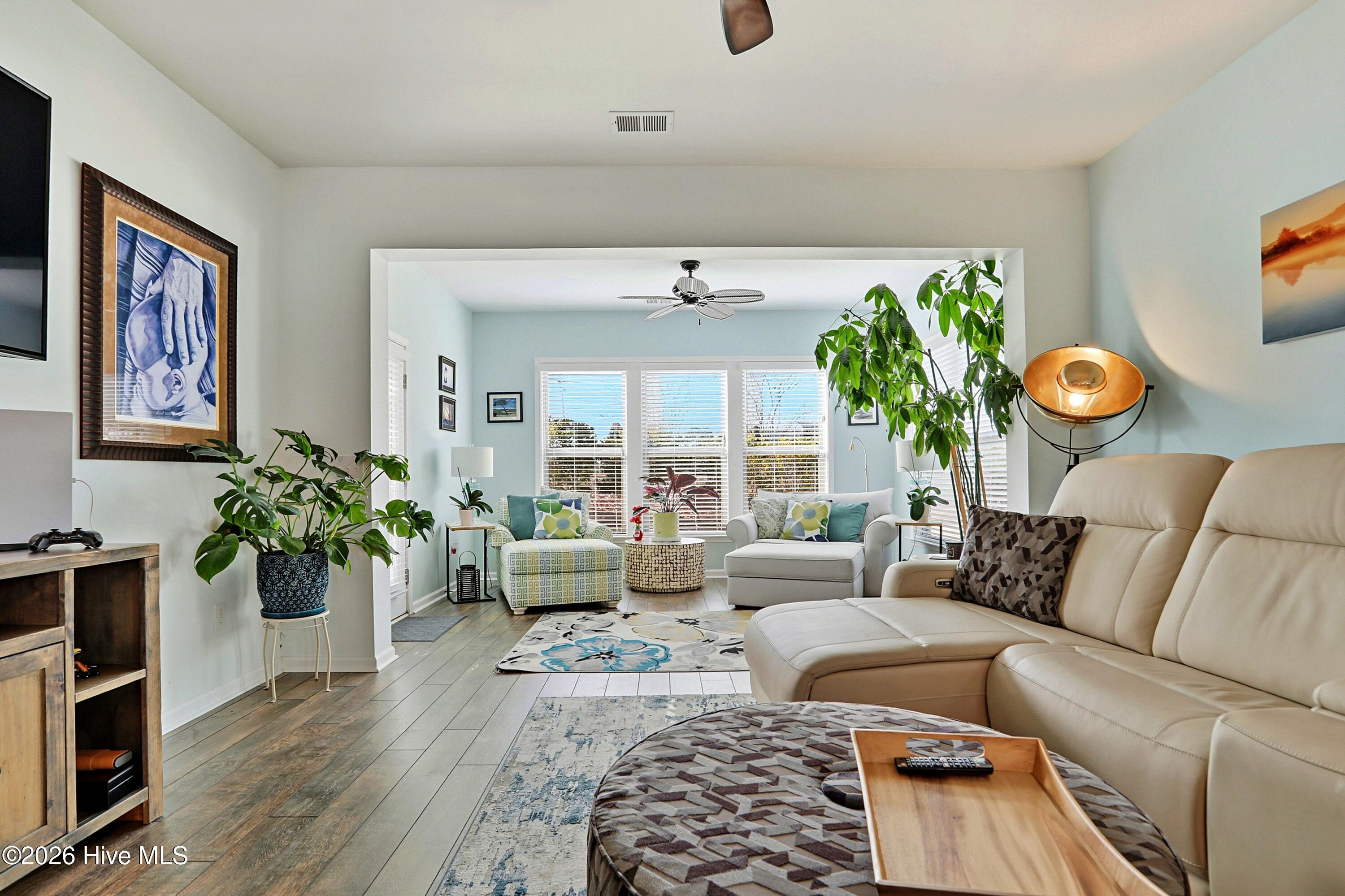 100549696 | Photo 10