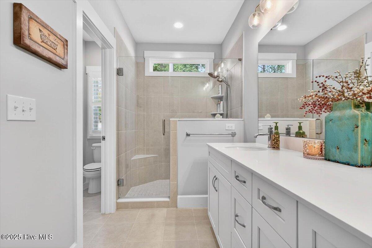 100546155 | Photo 26