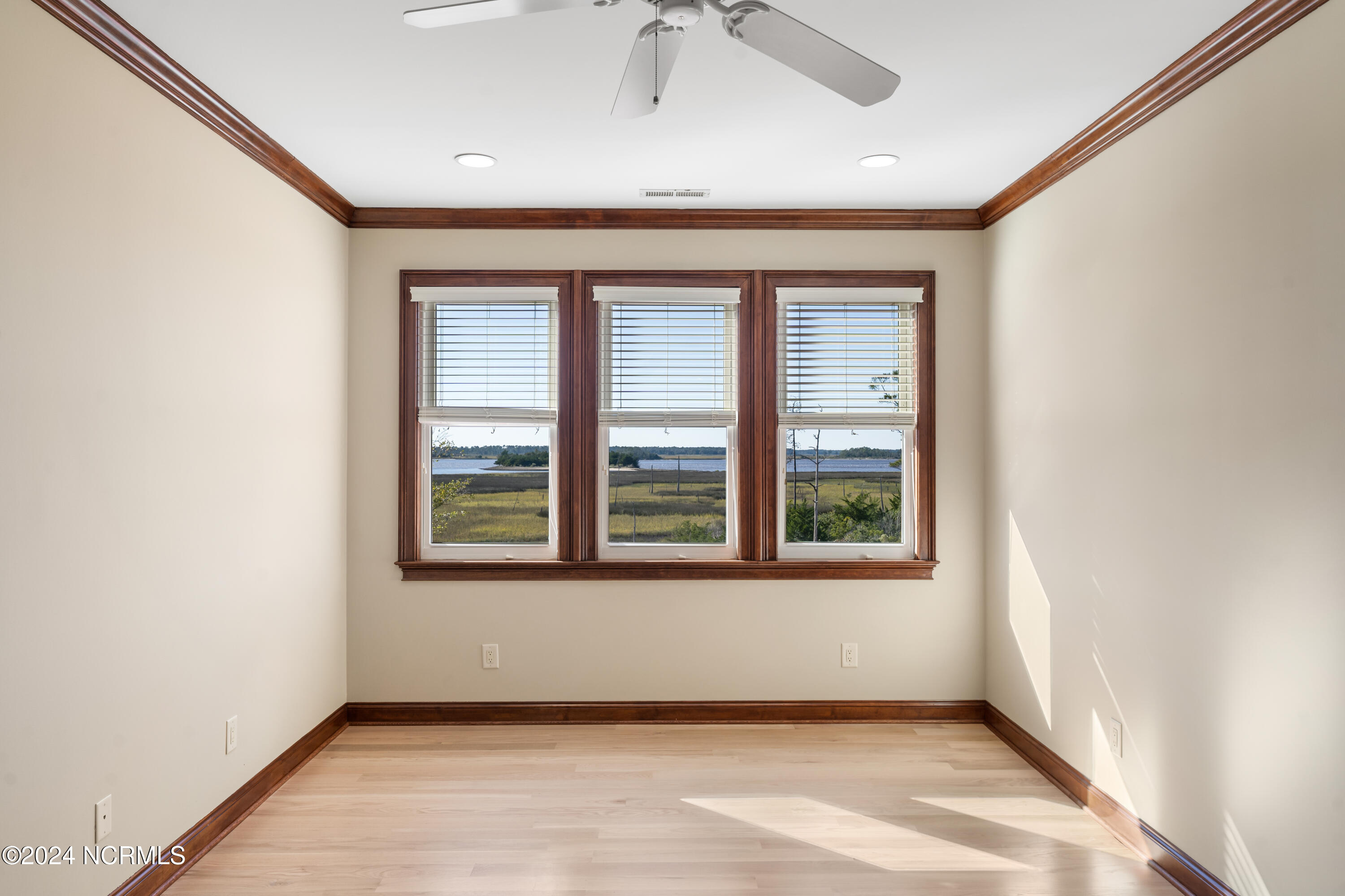 100511471 | Photo 66