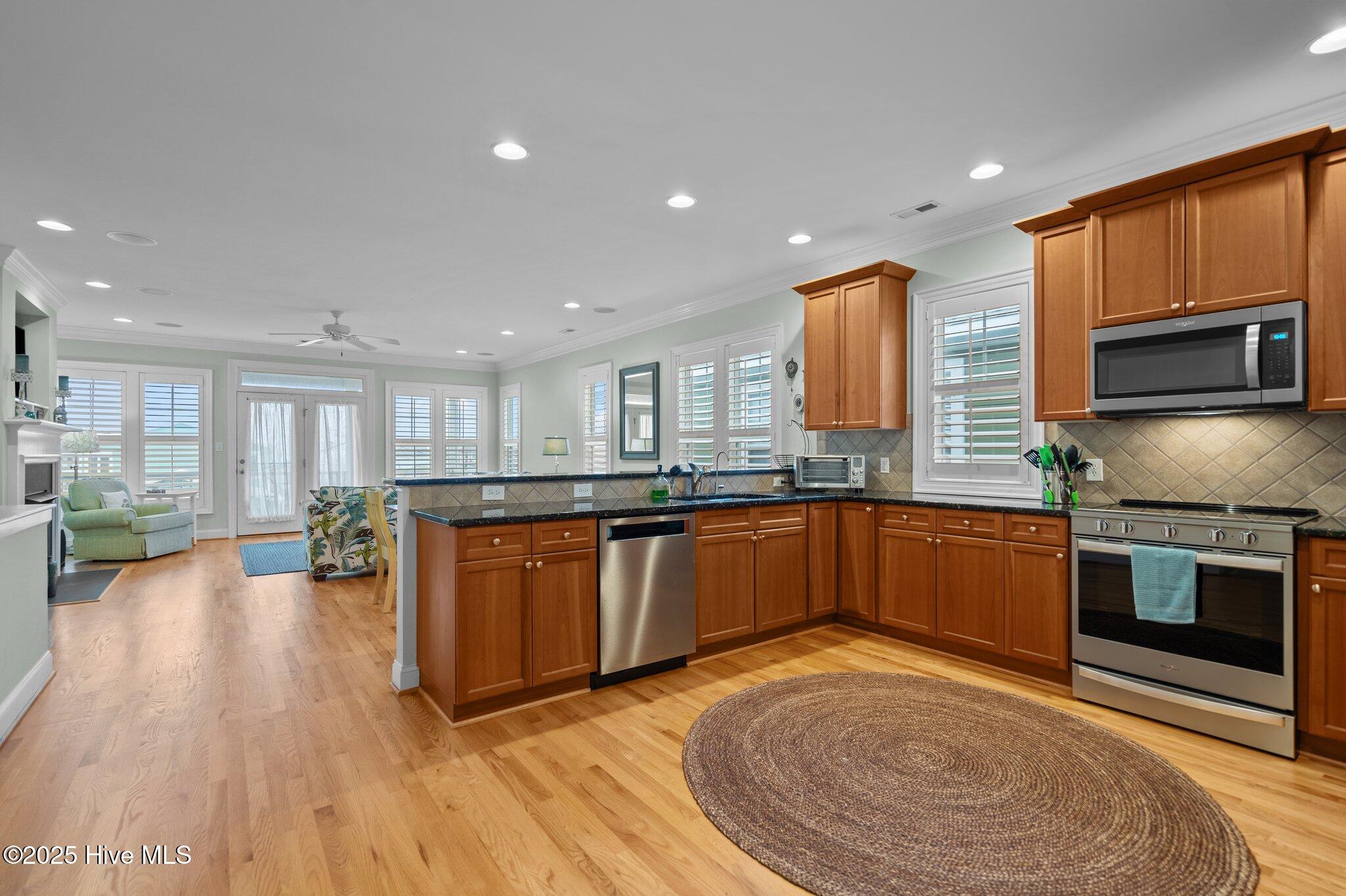 100488551 | Photo 18