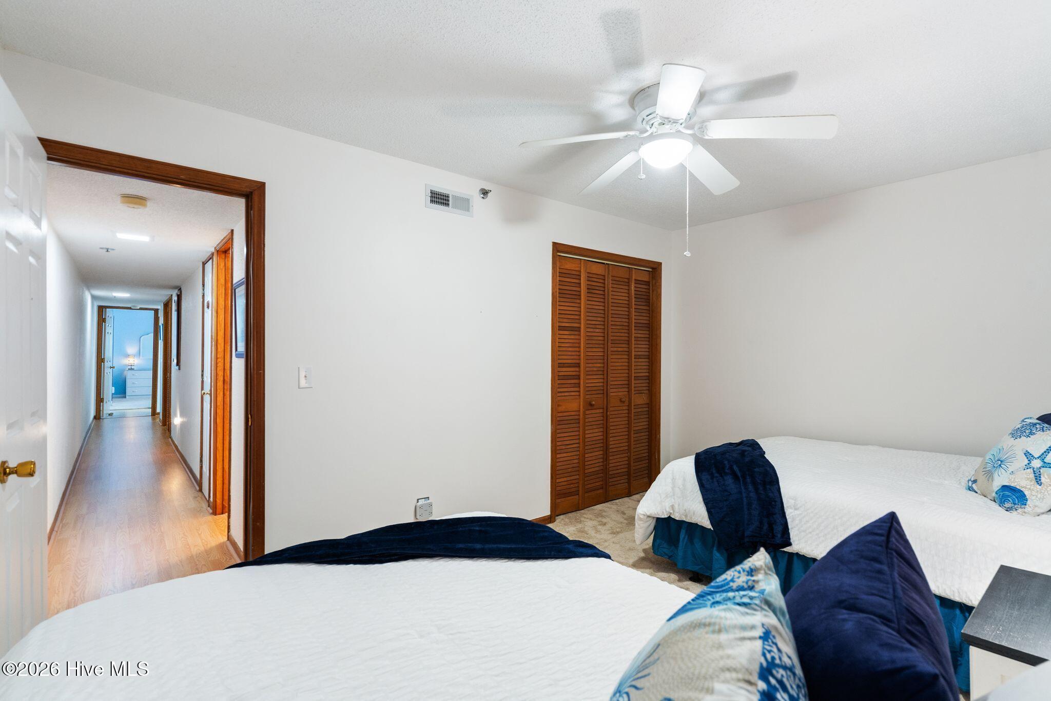 100559417 | Photo 33