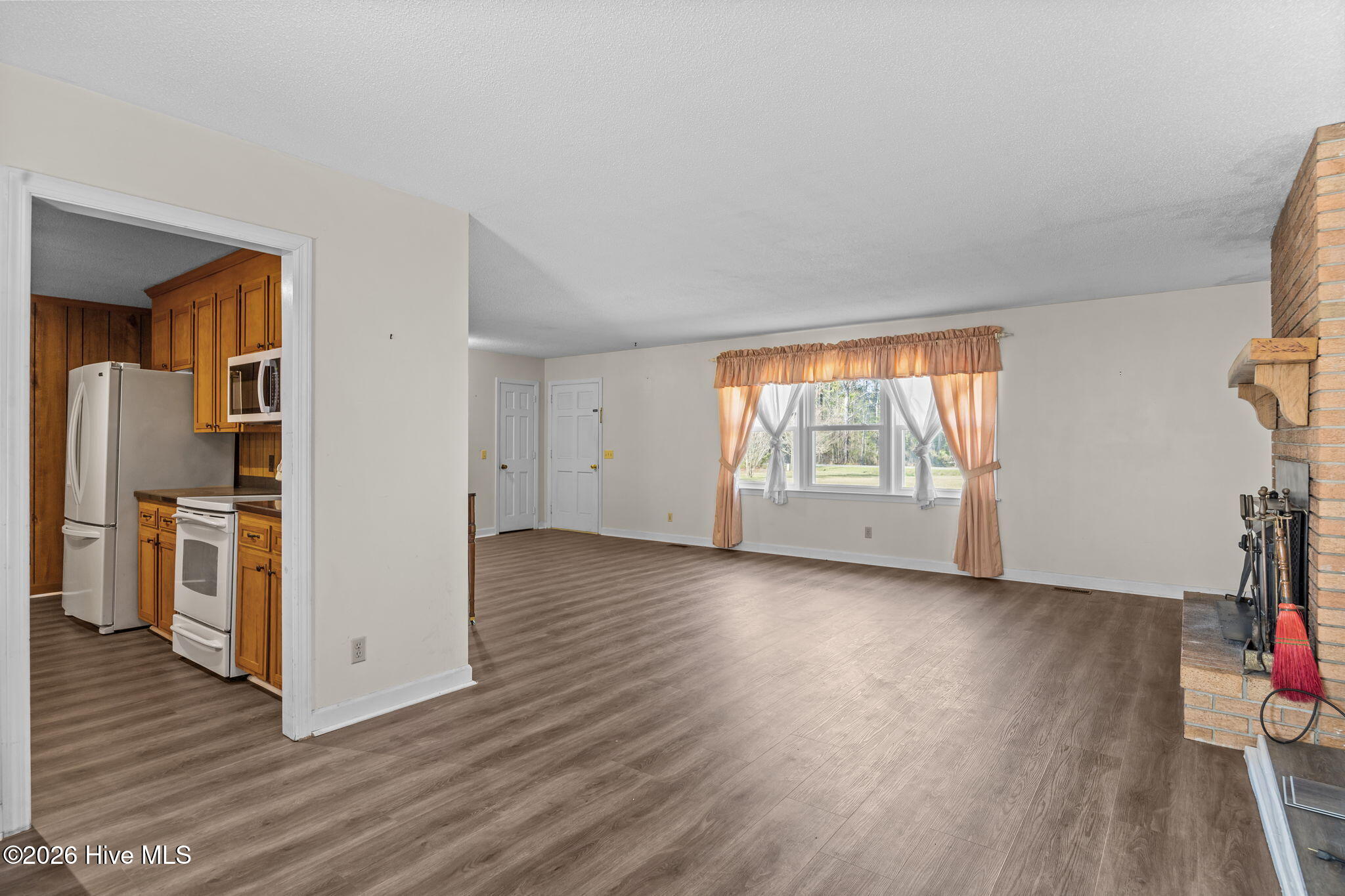 100559935 | Photo 18