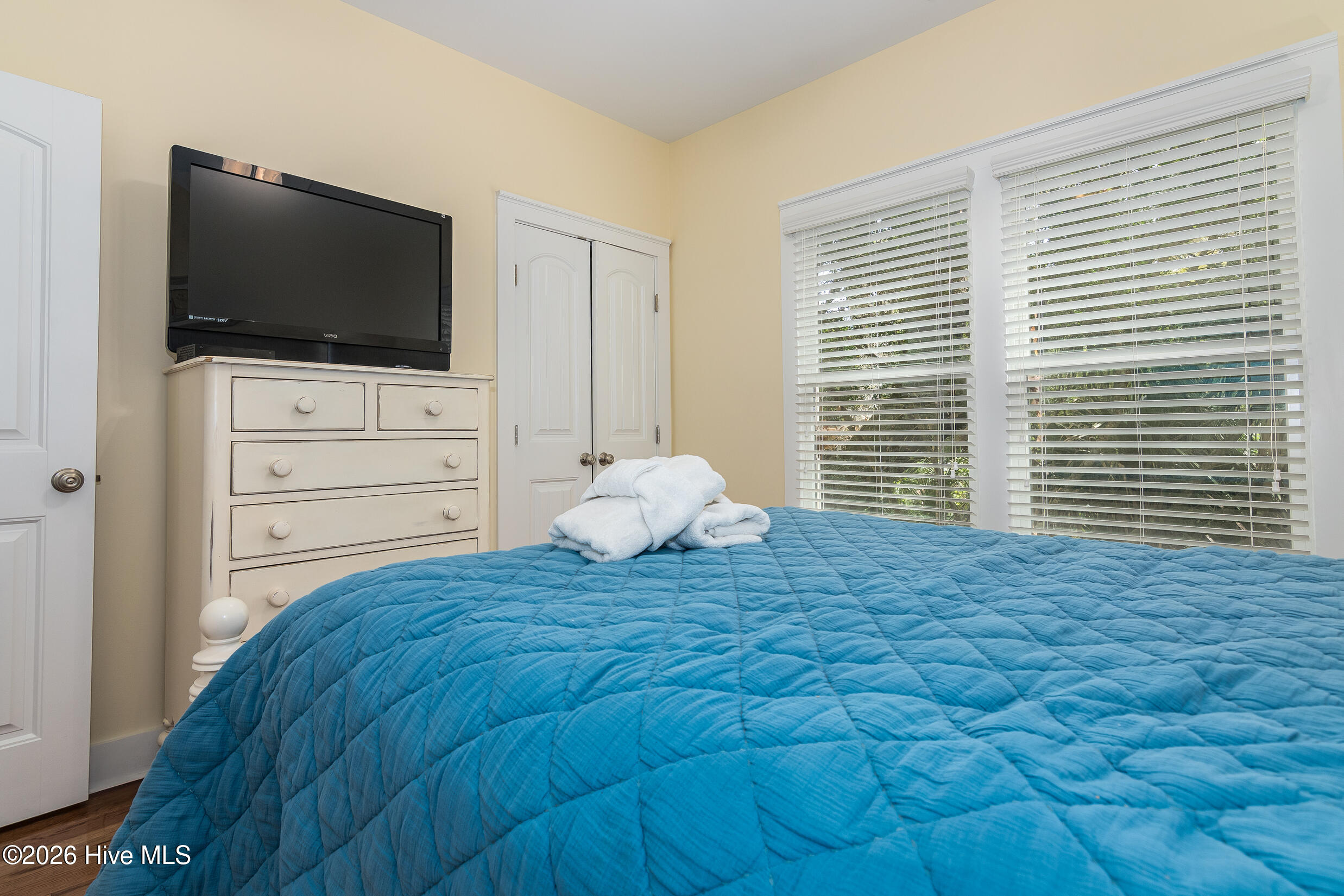 100570305 | Photo 18