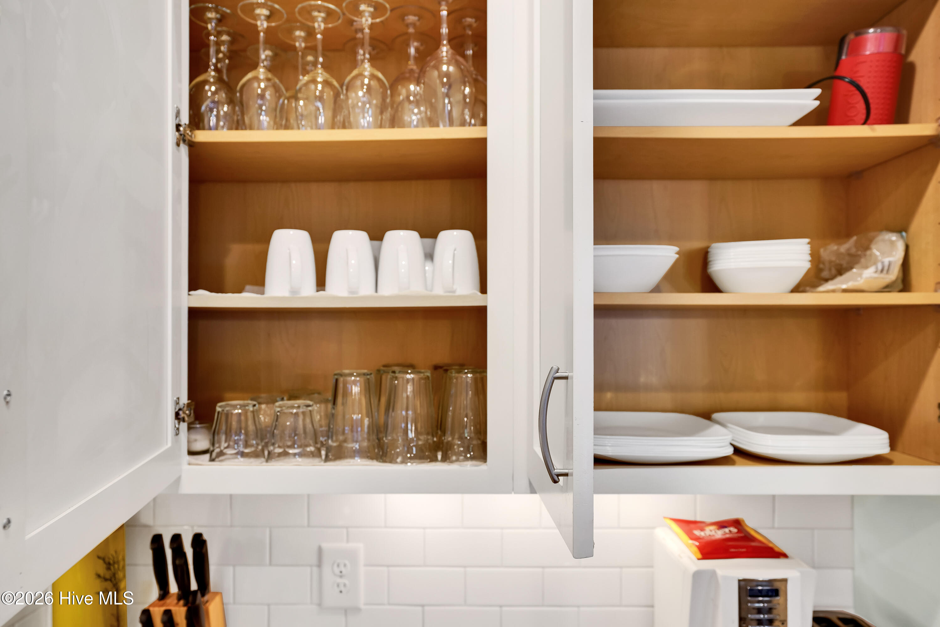 100567789 | Photo 23