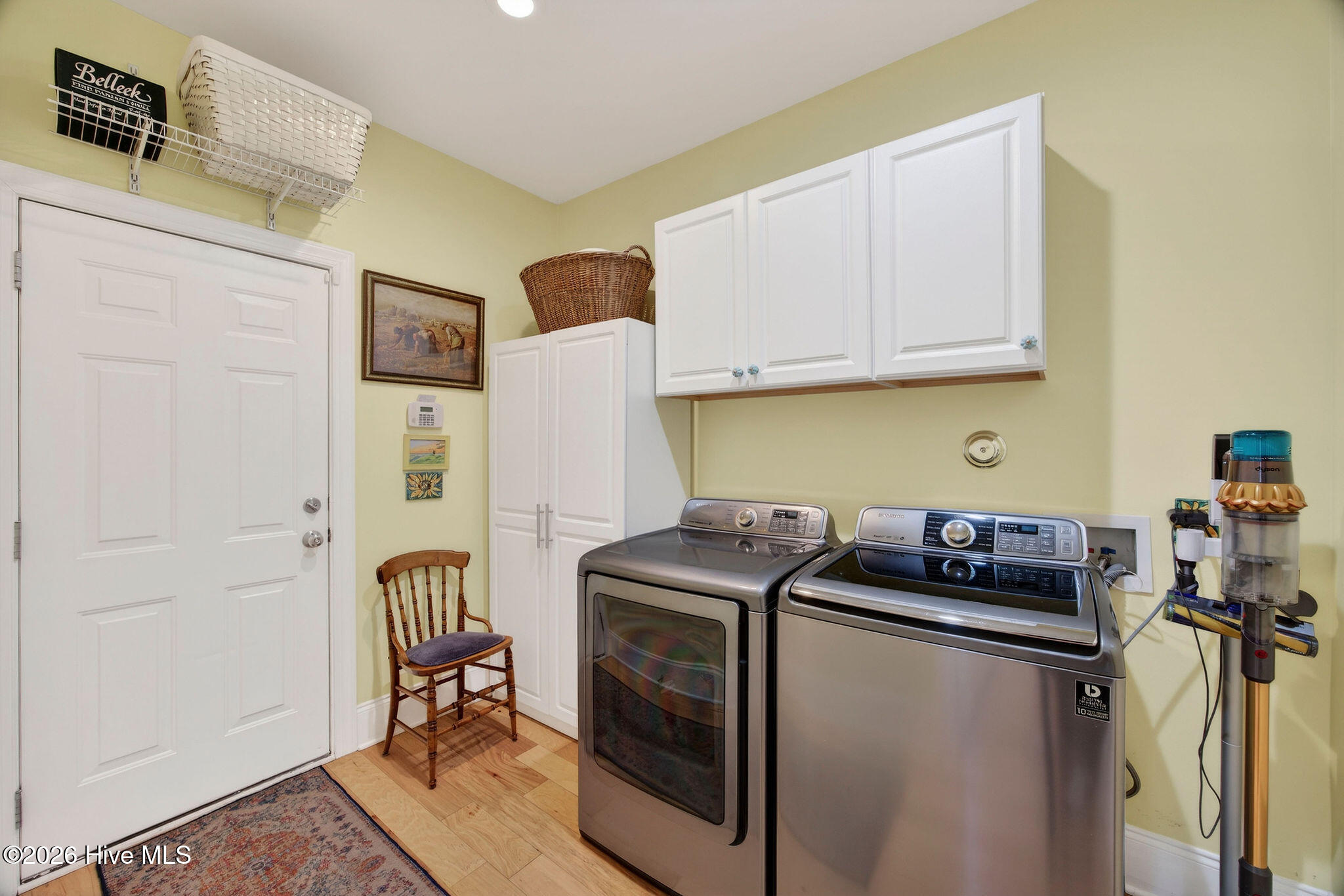 100554717 | Photo 43