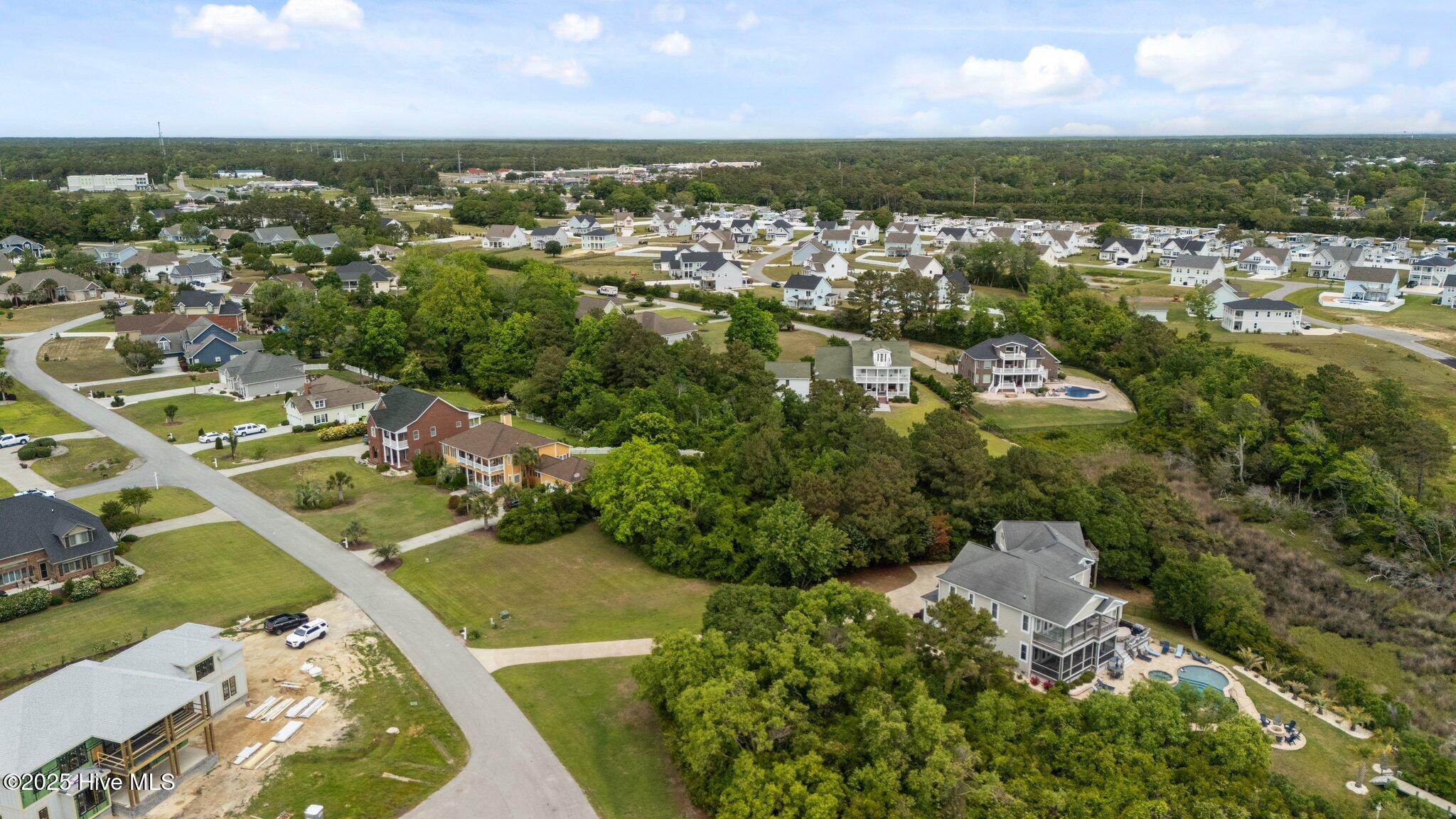 100556100 | Photo 11