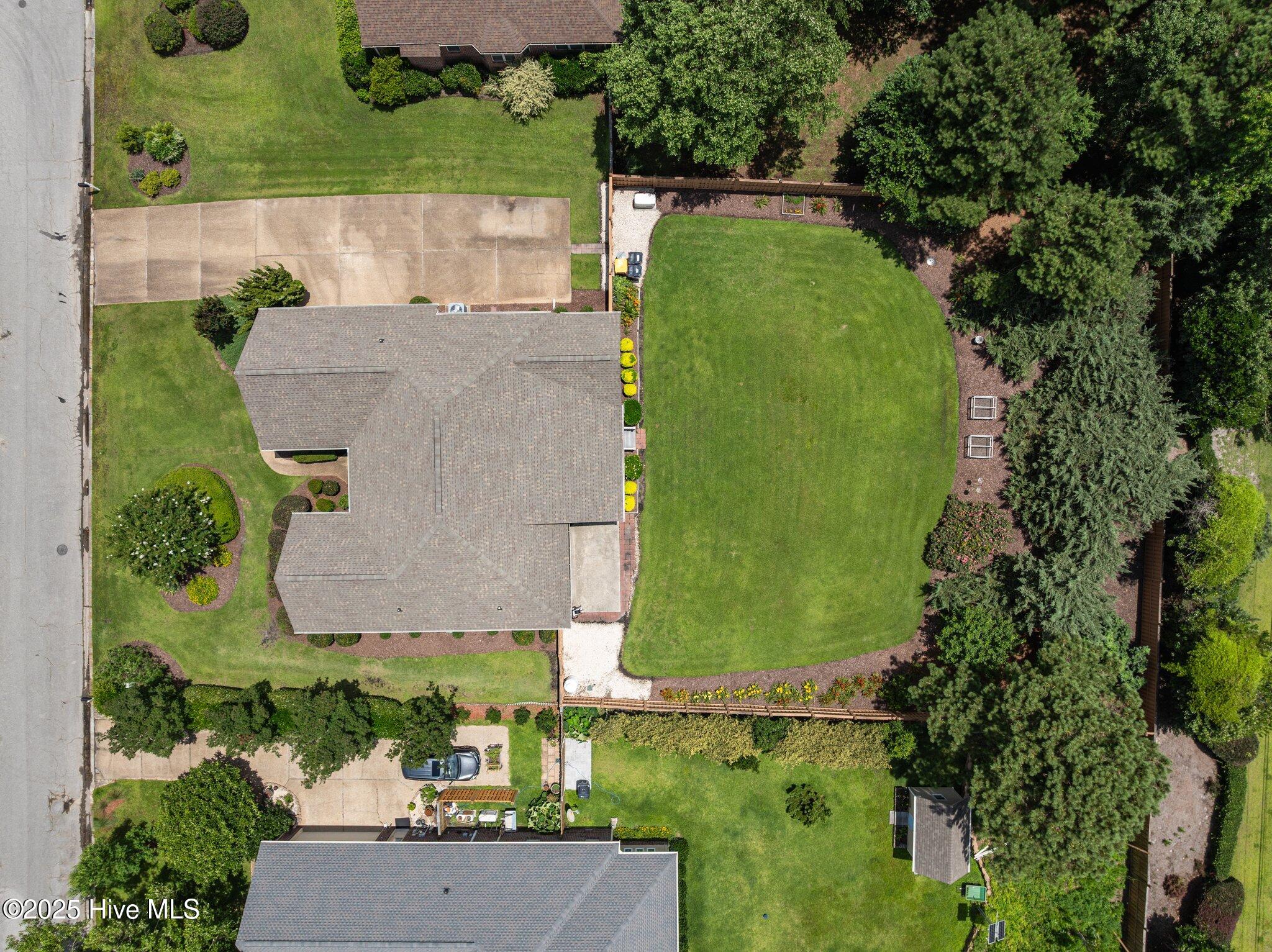 100515832 | Photo 63